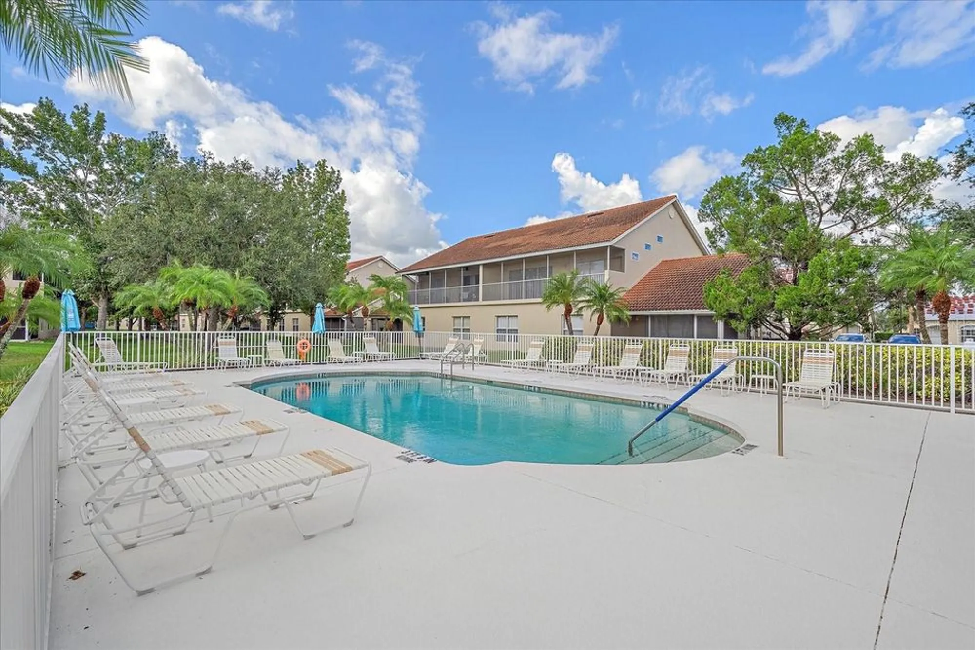 Property Slideshow image 27 of 36 | 7123 cedar hollow cir, Bradenton, FL, 34203