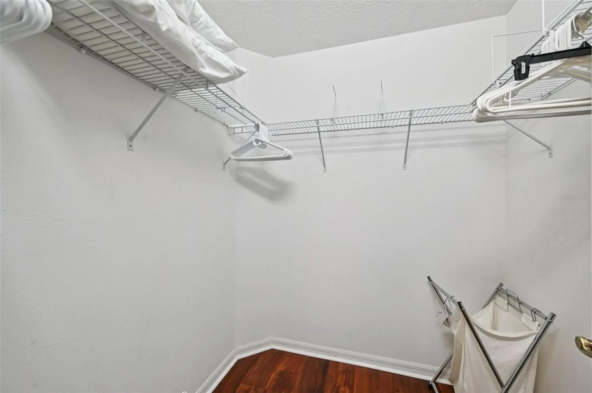 Property Slideshow image 18 of 61 | 2103 grantham greens dr, Sun City Center, FL, 33573