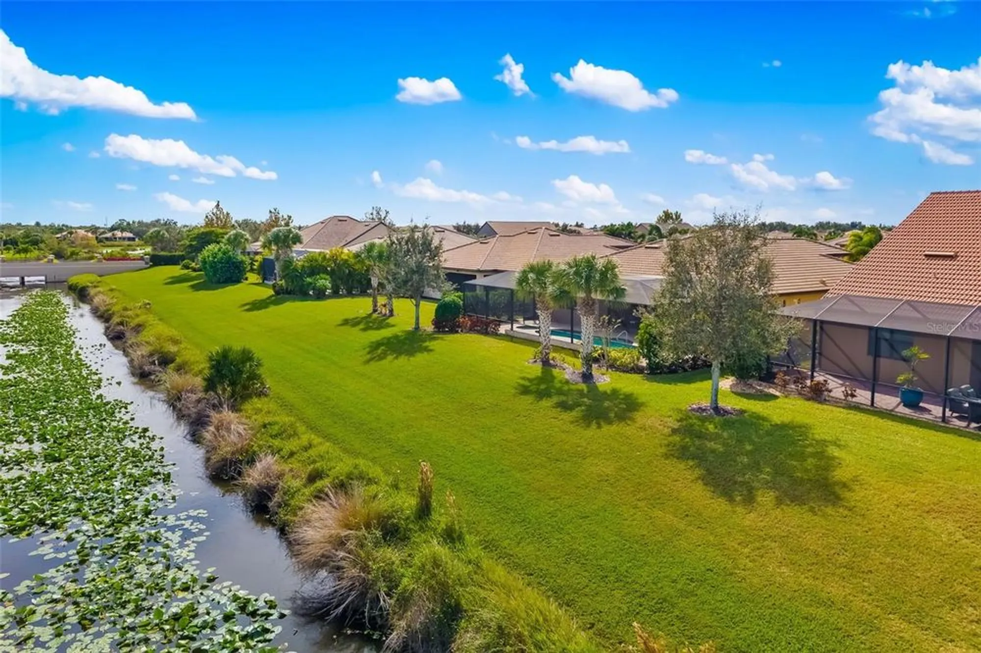 Property Slideshow image 15 of 83 | 11192 whimbrel ln, Sarasota, FL, 34238