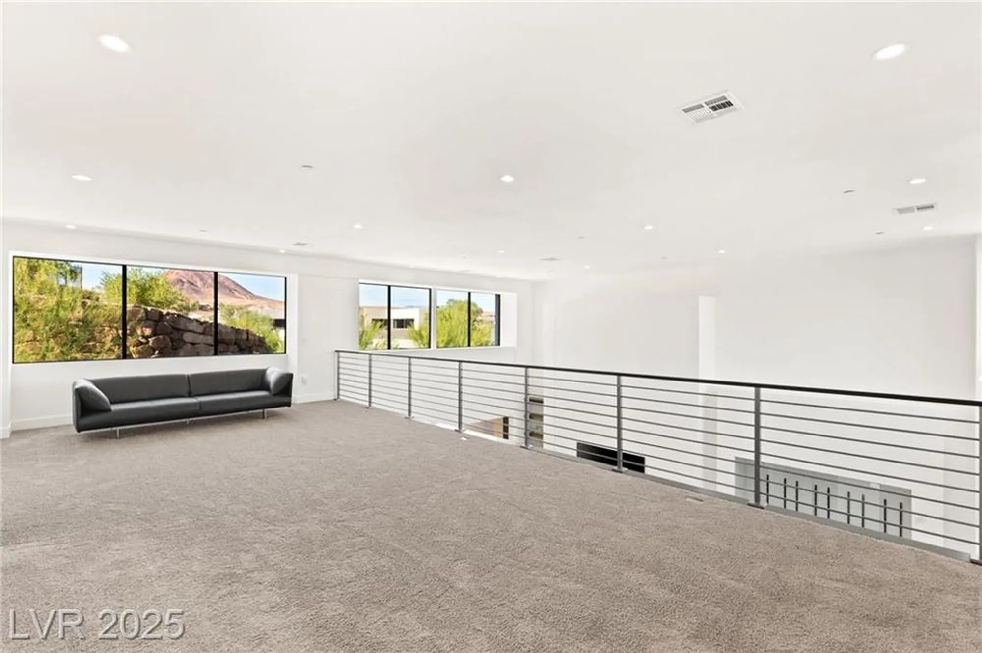 Property Slideshow image 11 of 41 | 21 highland cove ln, Henderson, NV, 89011