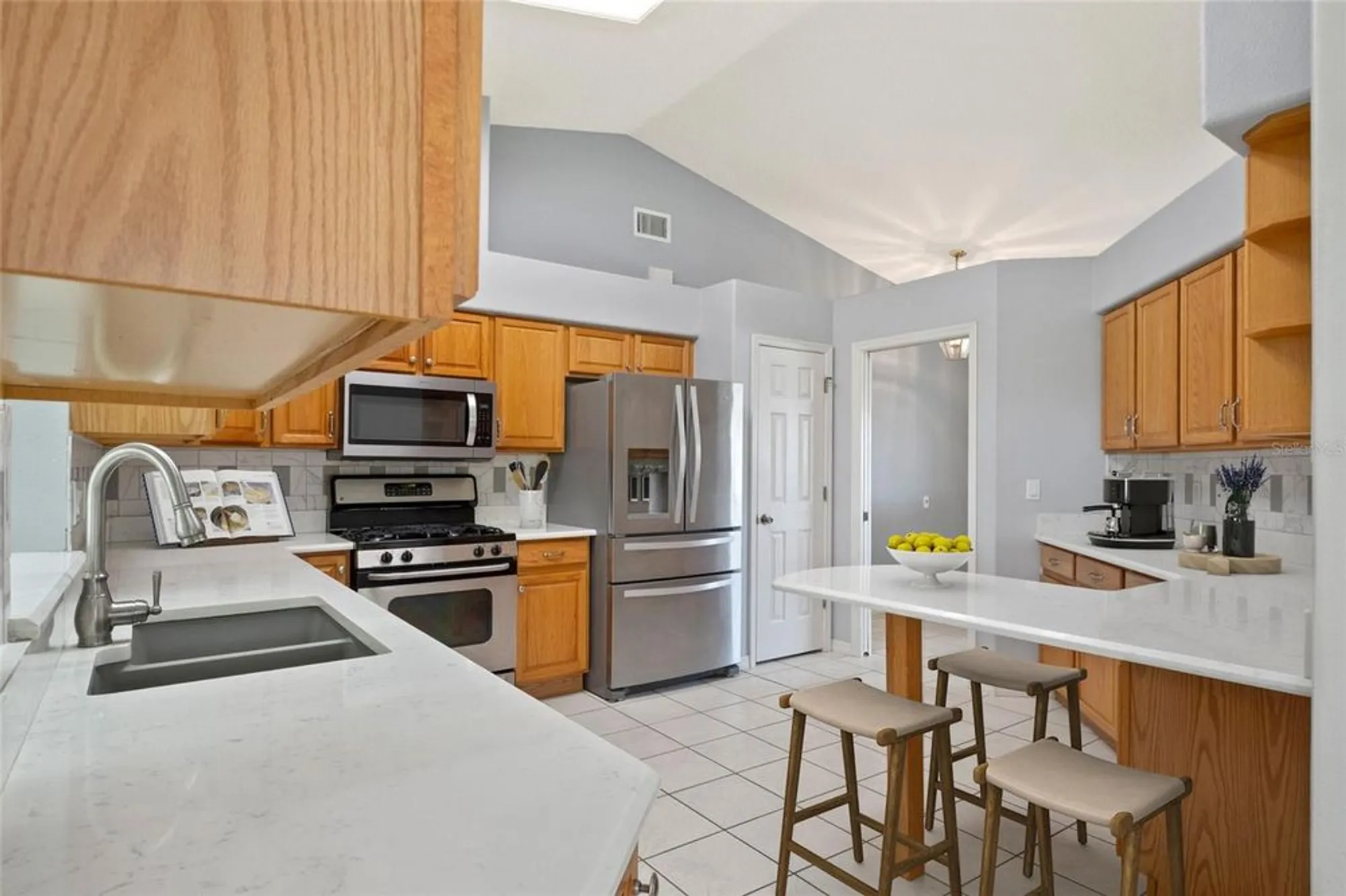 Property Slideshow image 10 of 37 | 21144 royal st georges ln, Leesburg, FL, 34748