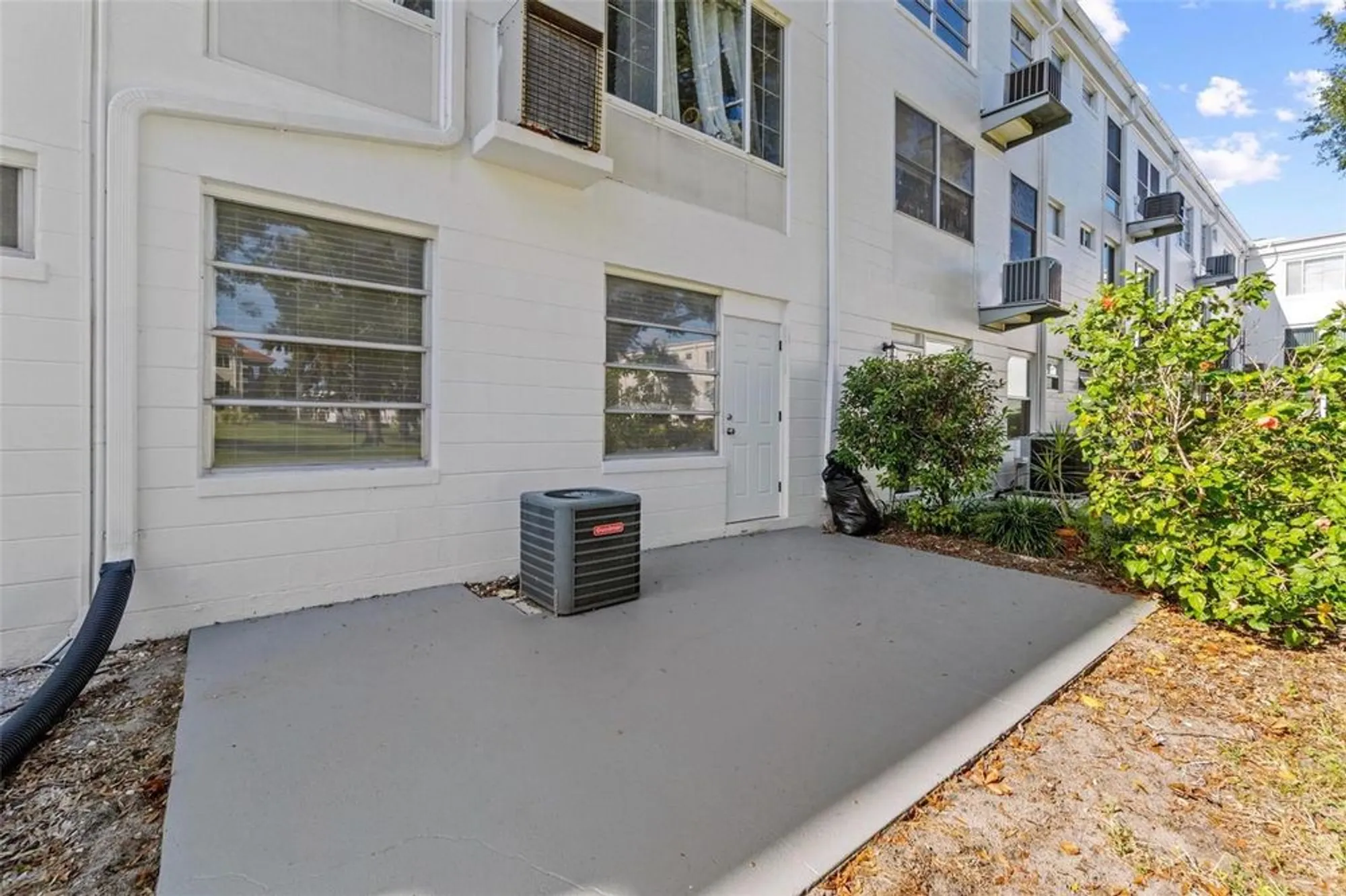 Property Slideshow image 14 of 15 | 2430 brazilia dr 20, Clearwater, FL, 33763