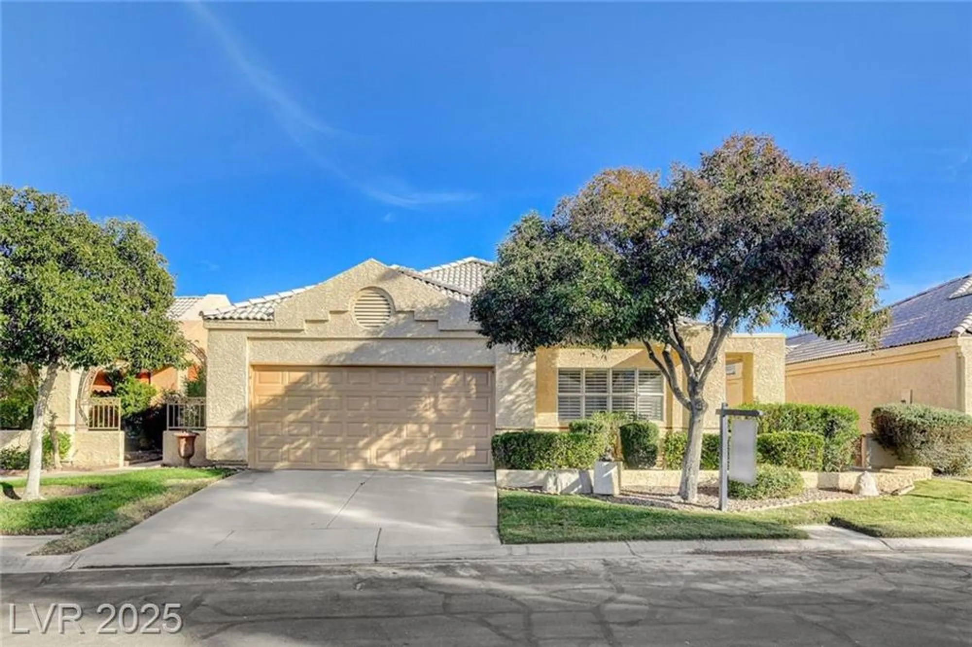 Property Slideshow image 1 of 63 | 352 mill hollow rd, Las Vegas, NV, 89107