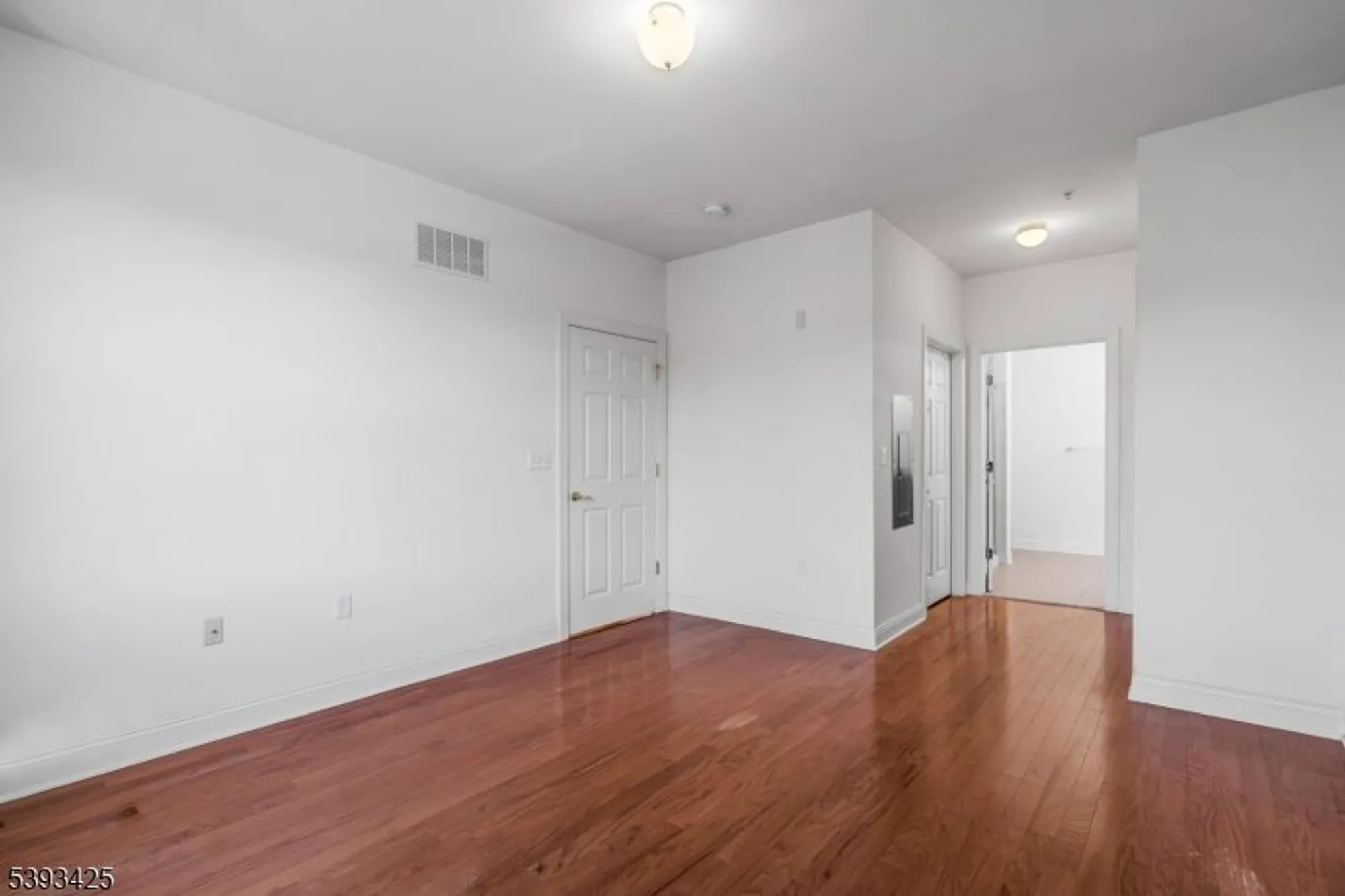 Property Slideshow image 13 of 29 | 266 victoria dr, Bridgewater, NJ, 08807