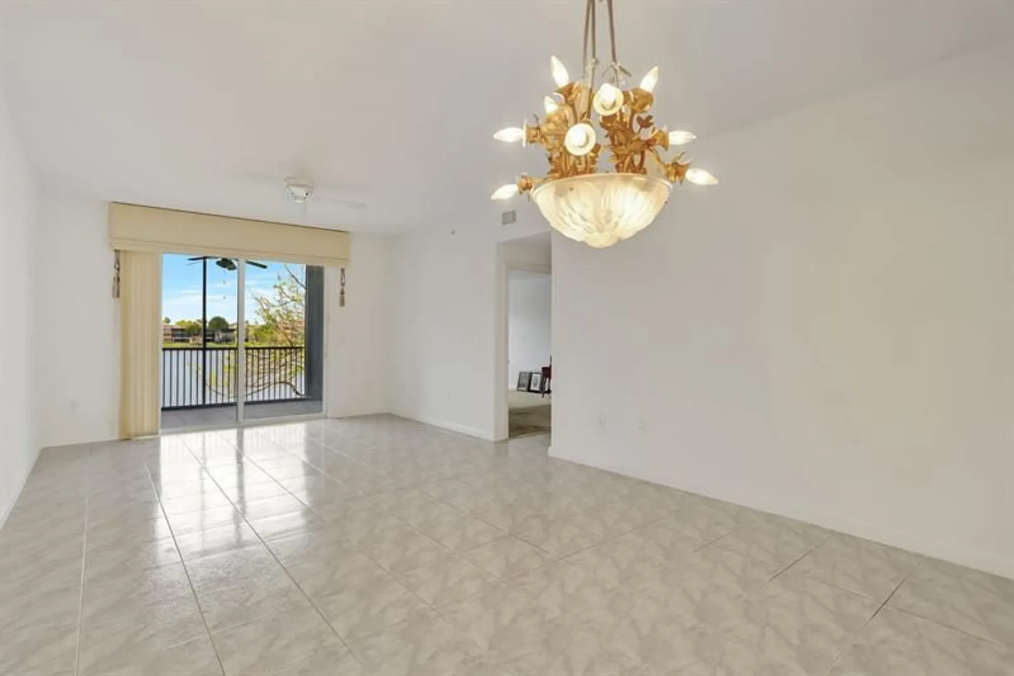 Property Slideshow image 21 of 36 | 7727 southampton ter 205, Tamarac, FL, 33321