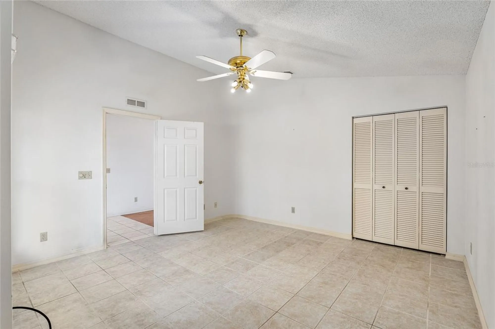 Property Slideshow image 7 of 54 | 9064 sw 91st cir, Ocala, FL, 34481