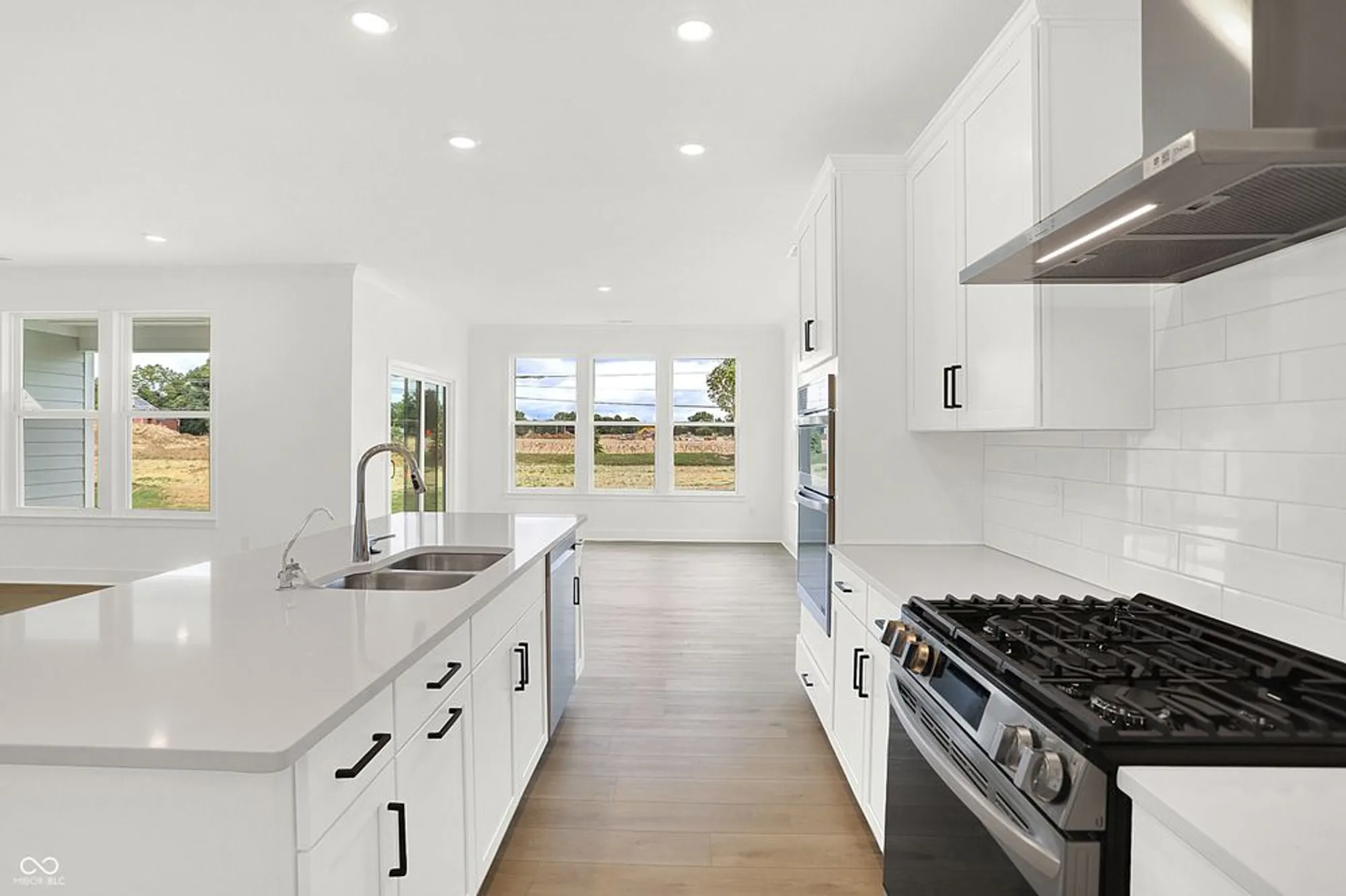 Property Slideshow image 18 of 46 | 5062 foxley park ln, Avon, IN, 46123