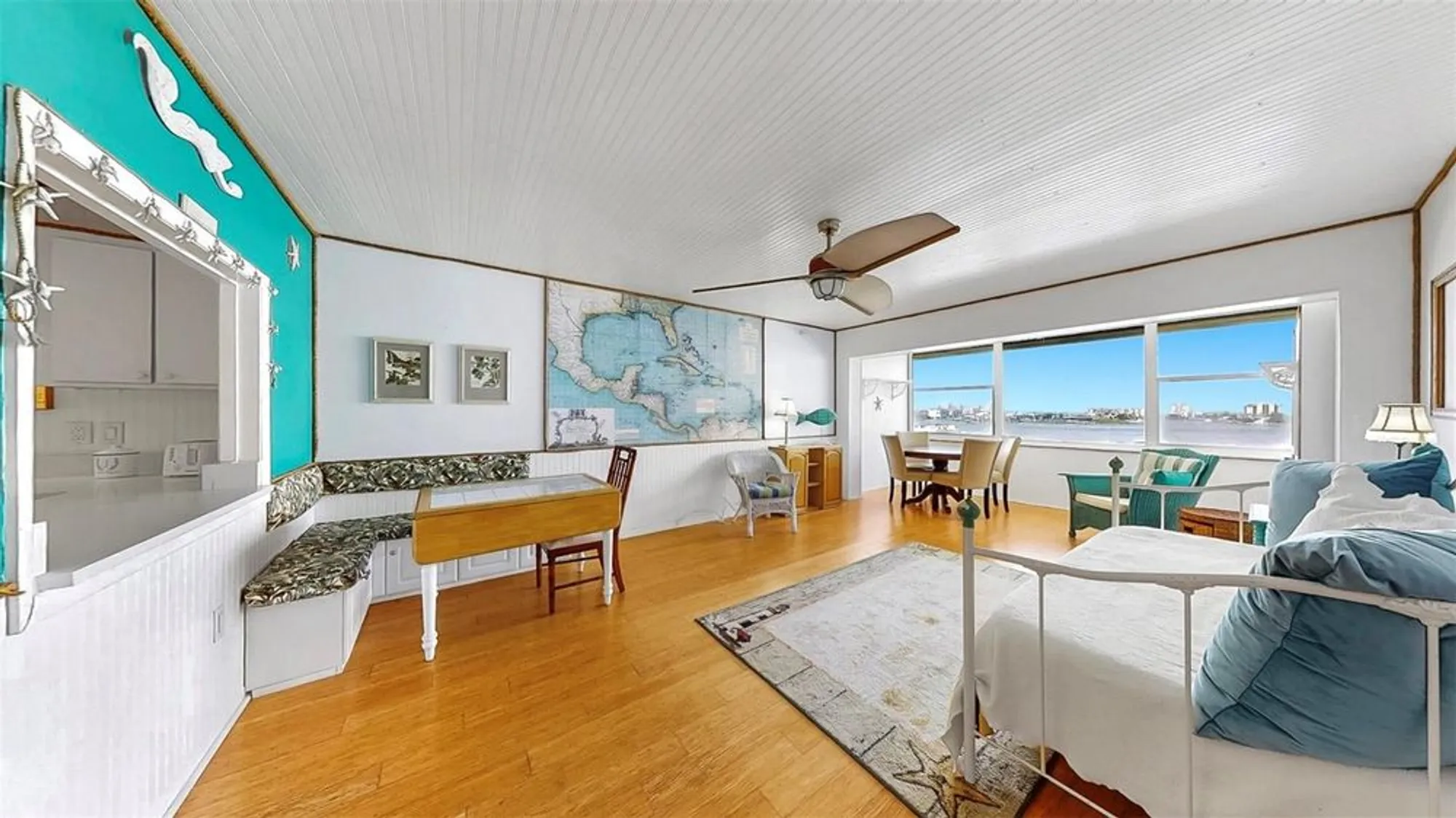 Property Slideshow image 15 of 46 | 4550 cove cir apt 605, Saint Petersburg, FL, 33708