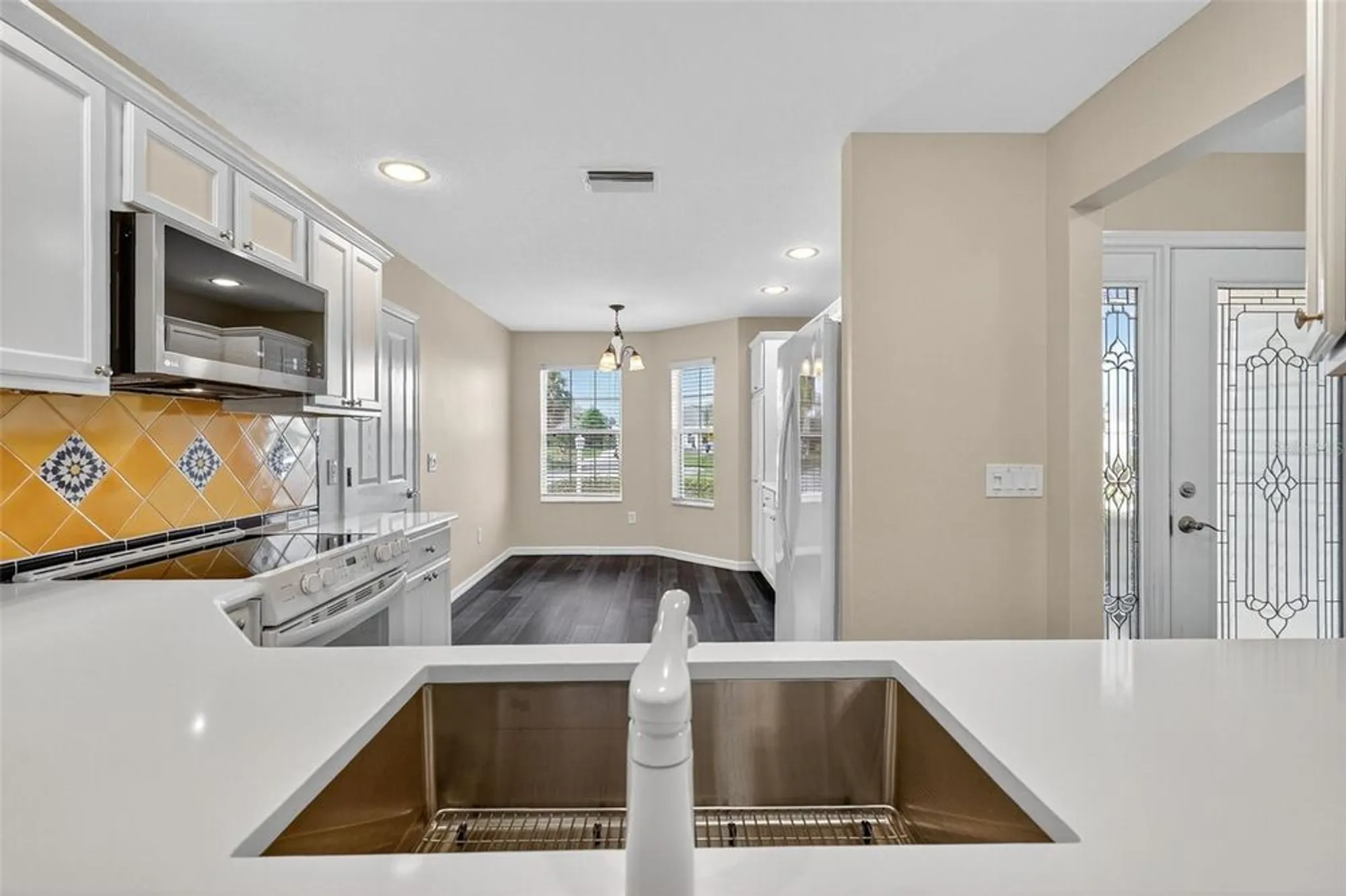 Property Slideshow image 14 of 36 | 2377 longbow trl, The Villages, FL, 32162