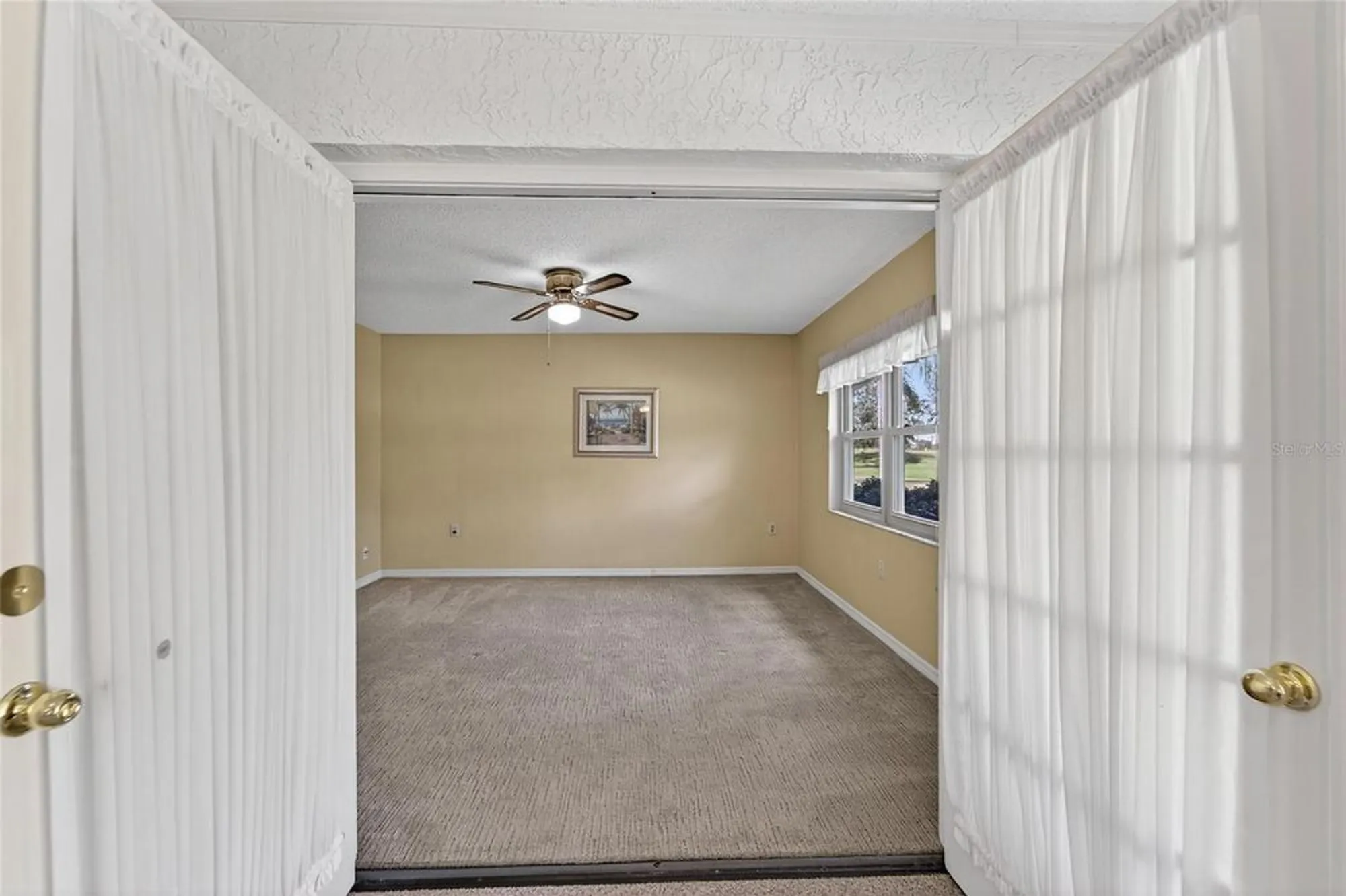 Property Slideshow image 33 of 79 | 2007 east view dr, Sun City Center, FL, 33573