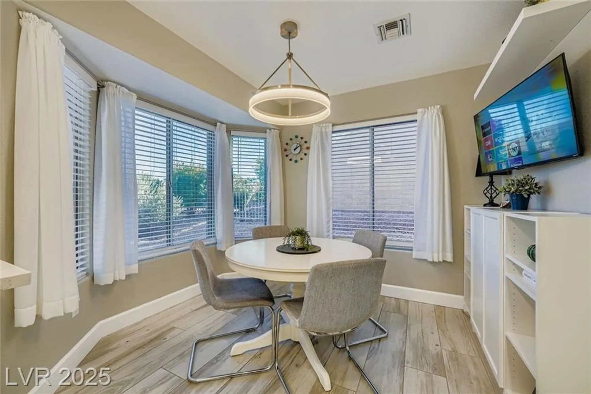 Property Slideshow image 11 of 22 | 2812 lotus hill dr, Las Vegas, NV, 89134