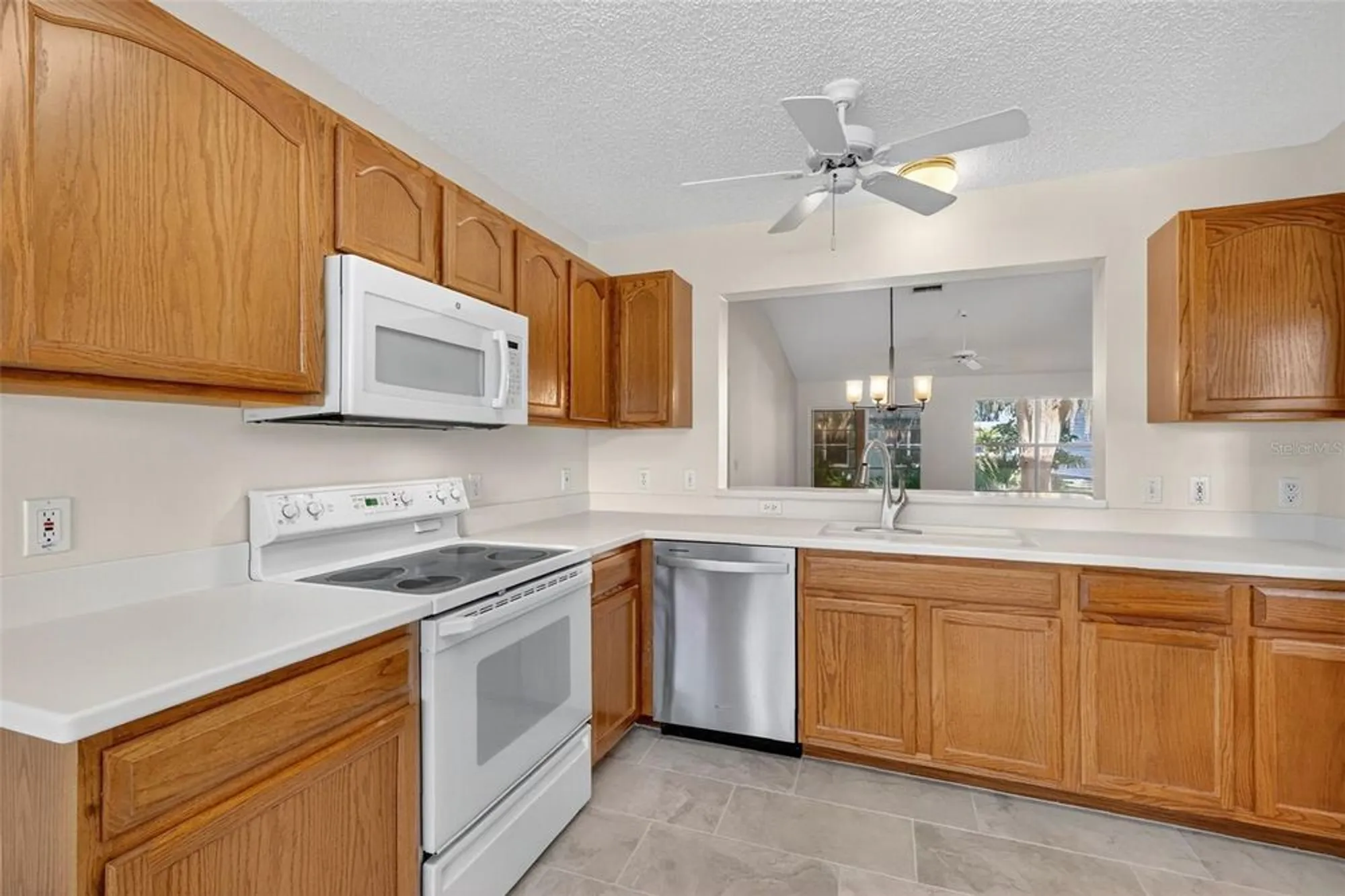 Property Slideshow image 5 of 40 | 604 juanita ct, The Villages, FL, 32159