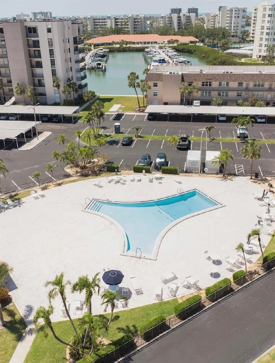 Property Slideshow image 19 of 22 | 7465 bay island dr 312, South Pasadena, FL, 33707