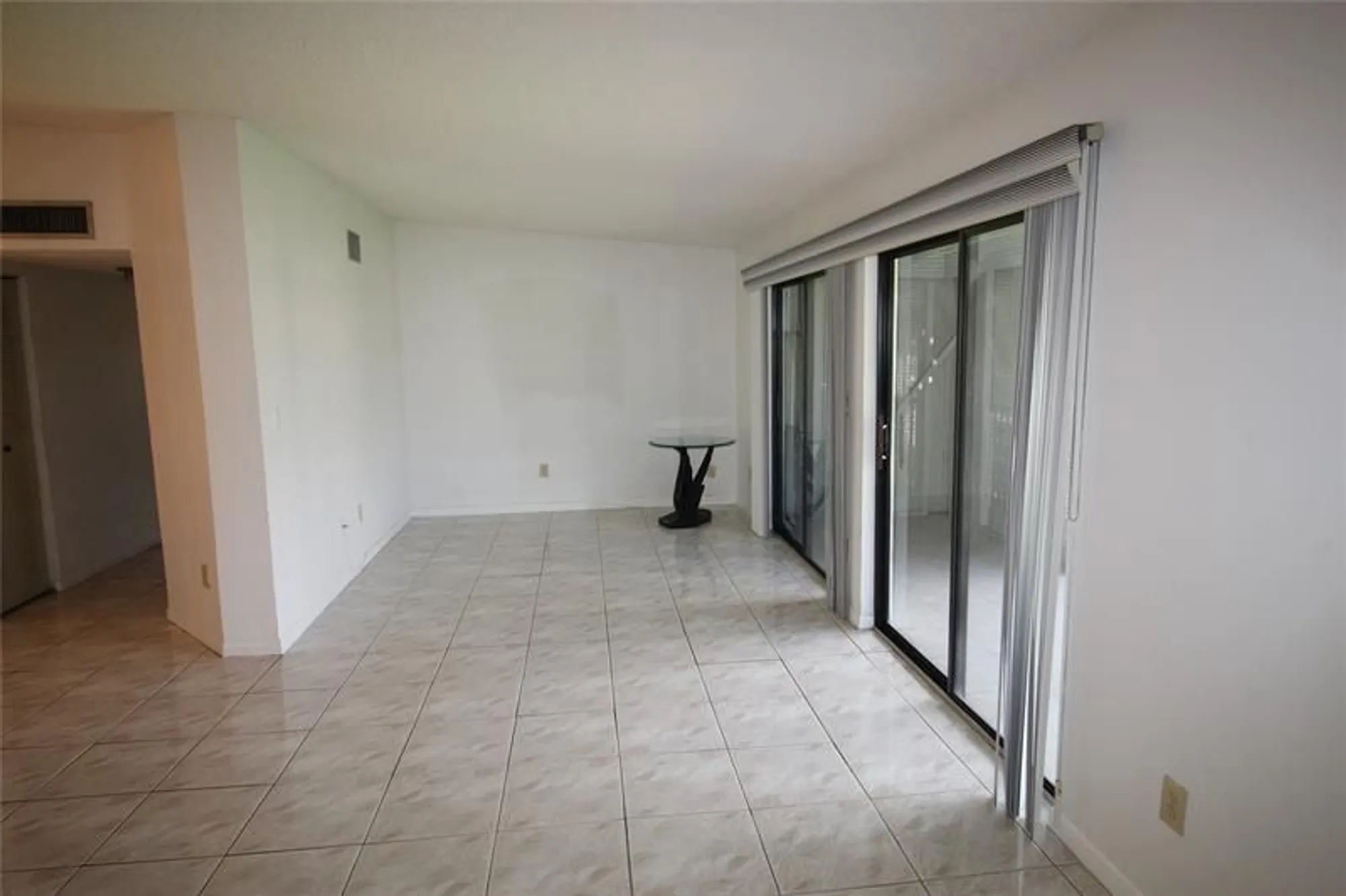 Property Slideshow image 6 of 10 | 9728 s belfort cir # 206, Tamarac, FL, 33321