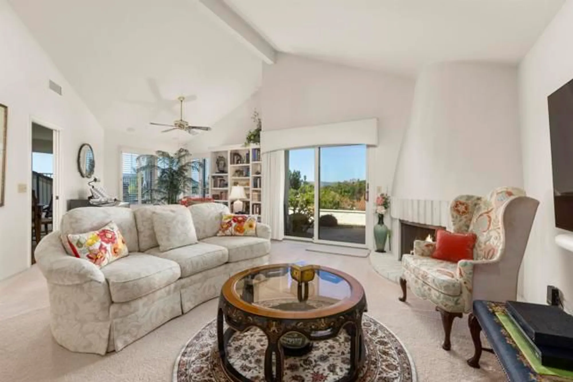 Property Slideshow image 7 of 75 | 17632 caminito hercuba, San Diego, CA, 92128