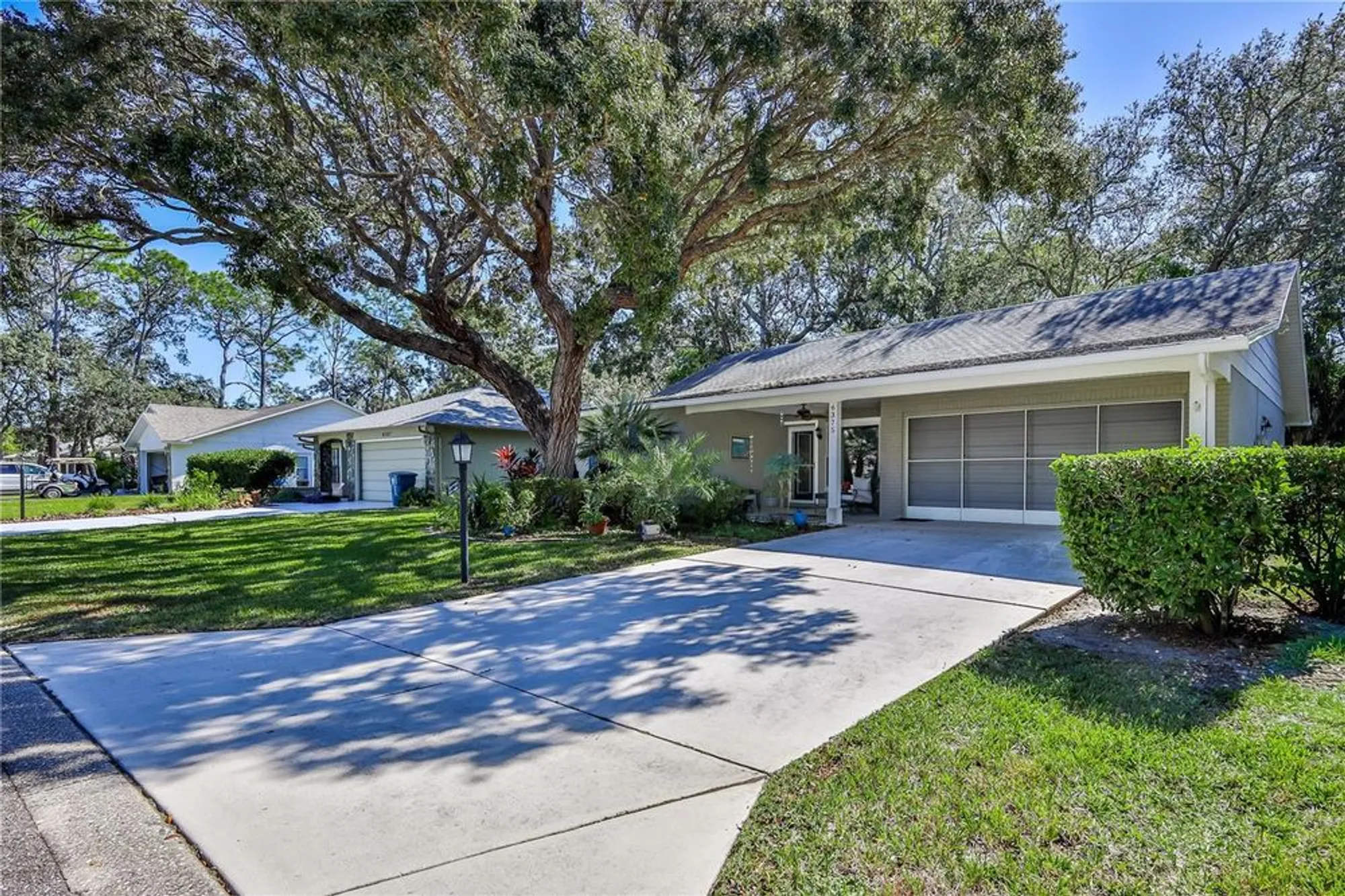 Property Slideshow image 4 of 50 | 6375 ocean pines ln, Spring Hill, FL, 34606