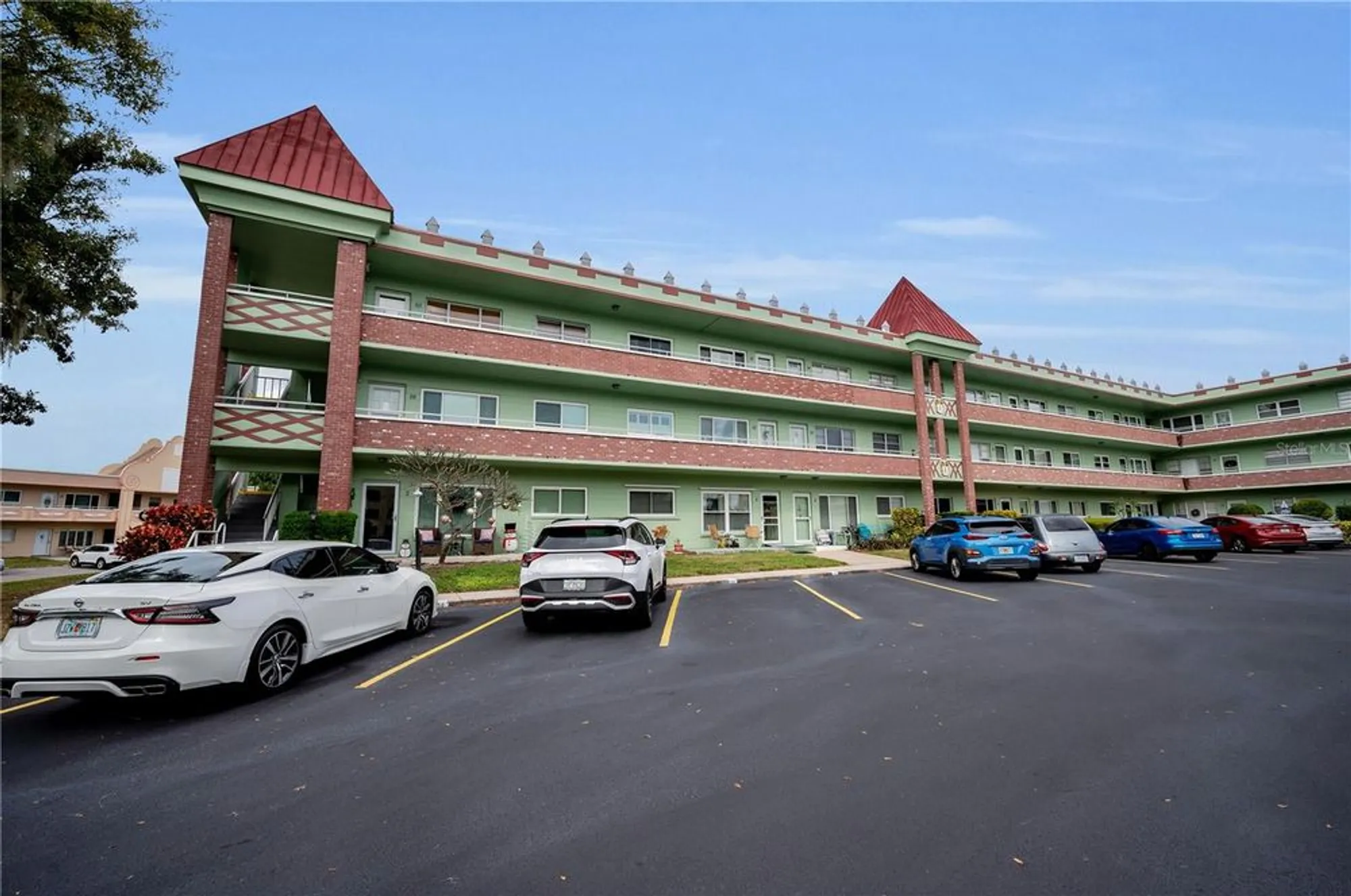 Property Slideshow image 2 of 74 | 2358 ecuadorian way 52, Clearwater, FL, 33763