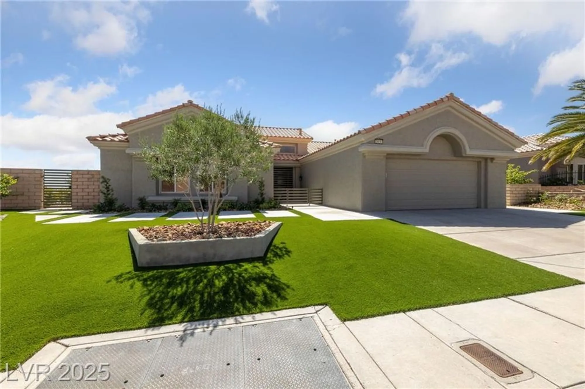 Property Slideshow image 10 of 69 | 2616 faiss dr, Las Vegas, NV, 89134