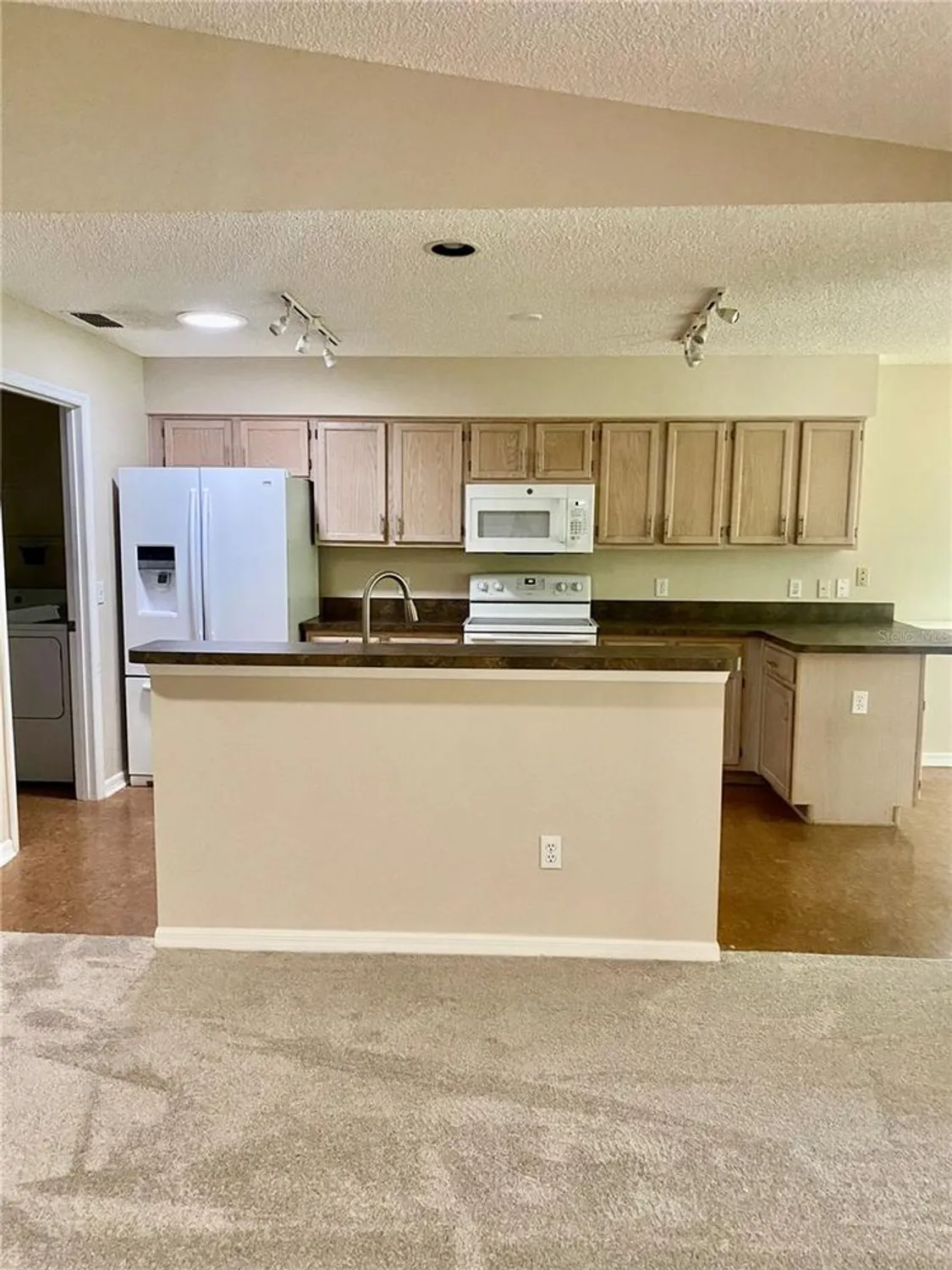 Property Slideshow image 17 of 38 | 32622 oak park dr, Leesburg, FL, 34748