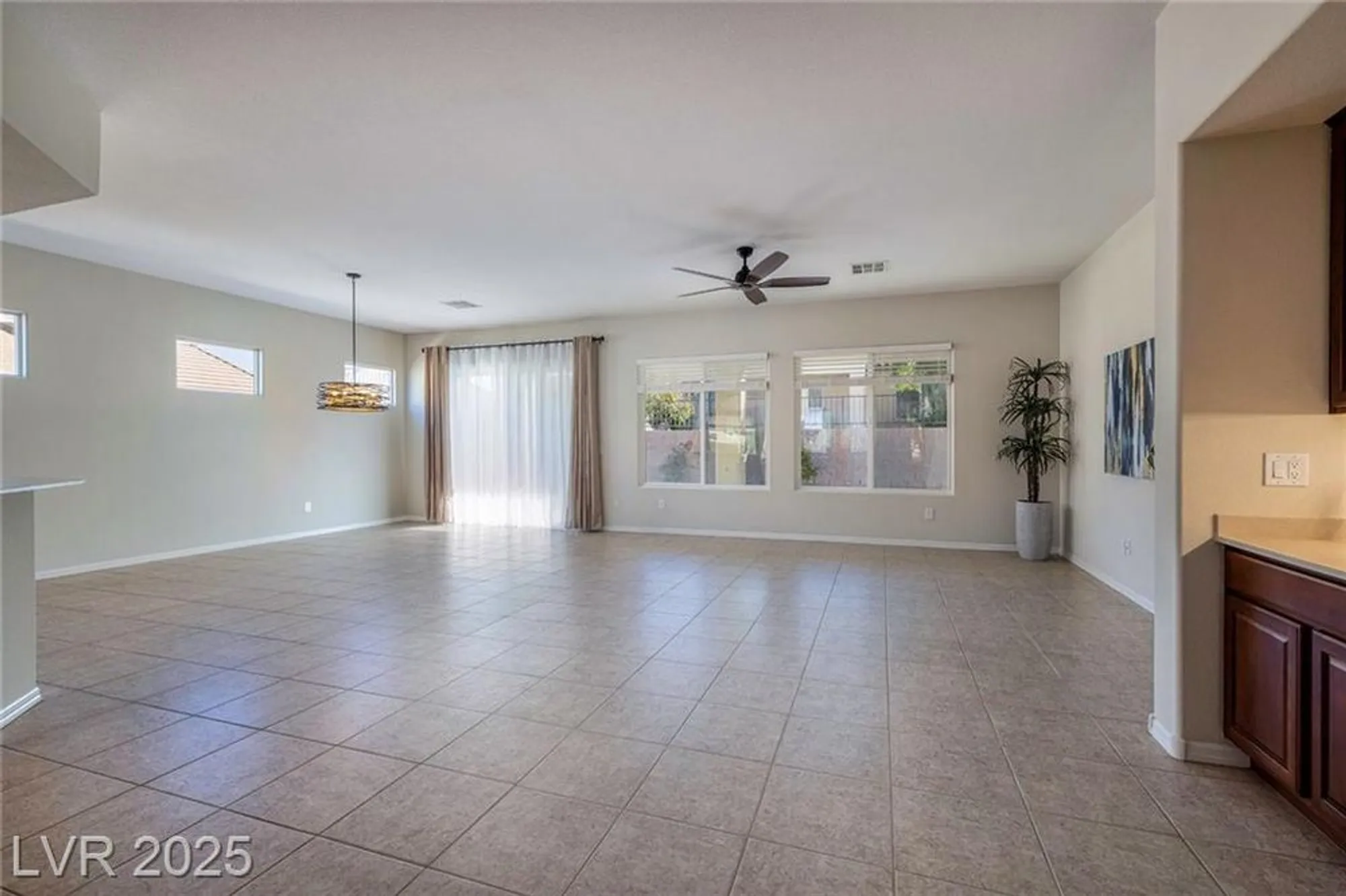 Property Slideshow image 8 of 53 | 2156 twin falls dr, Henderson, NV, 89044