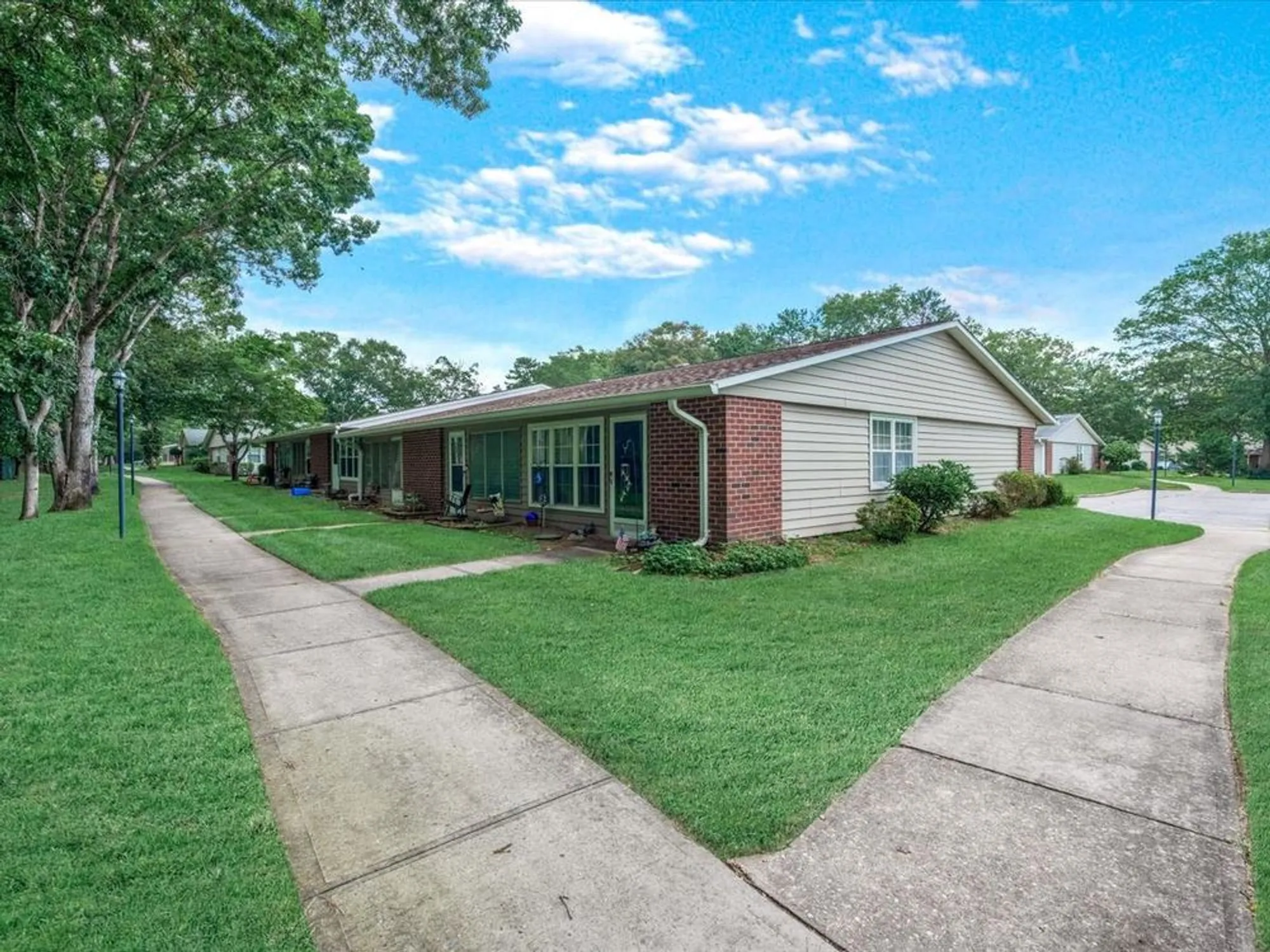 Property Slideshow image 15 of 25 | 195 e newcastle ct, Brookhaven, NY, 11961