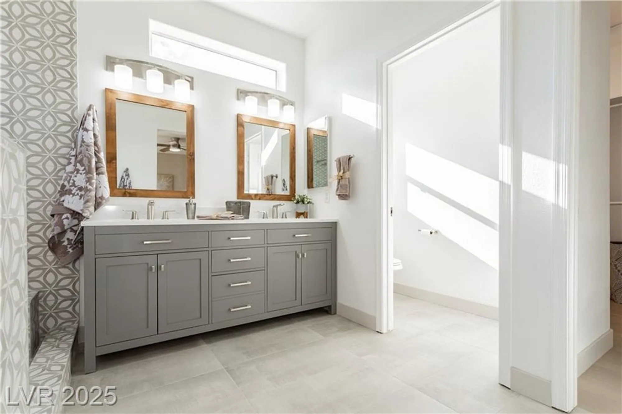 Property Slideshow image 40 of 72 | 2589 evansville ave, Henderson, NV, 89052