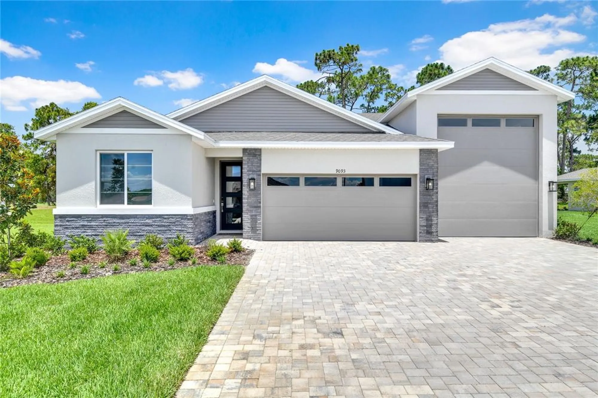 Property Slideshow image 2 of 33 | 9093 players dr, Weeki Wachee, FL, 34613