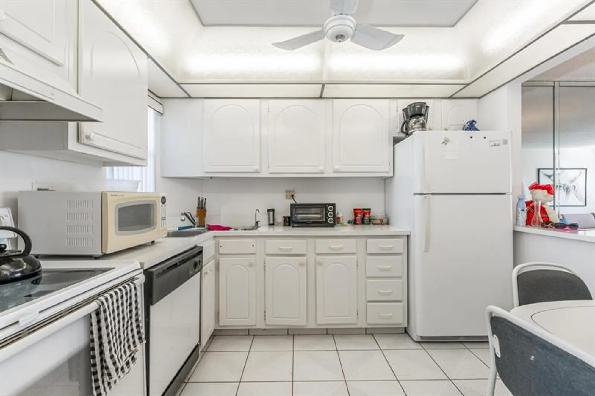 Property Slideshow image 12 of 75 | 8900 washington blvd apt 506b, Pembroke Pines, FL, 33025