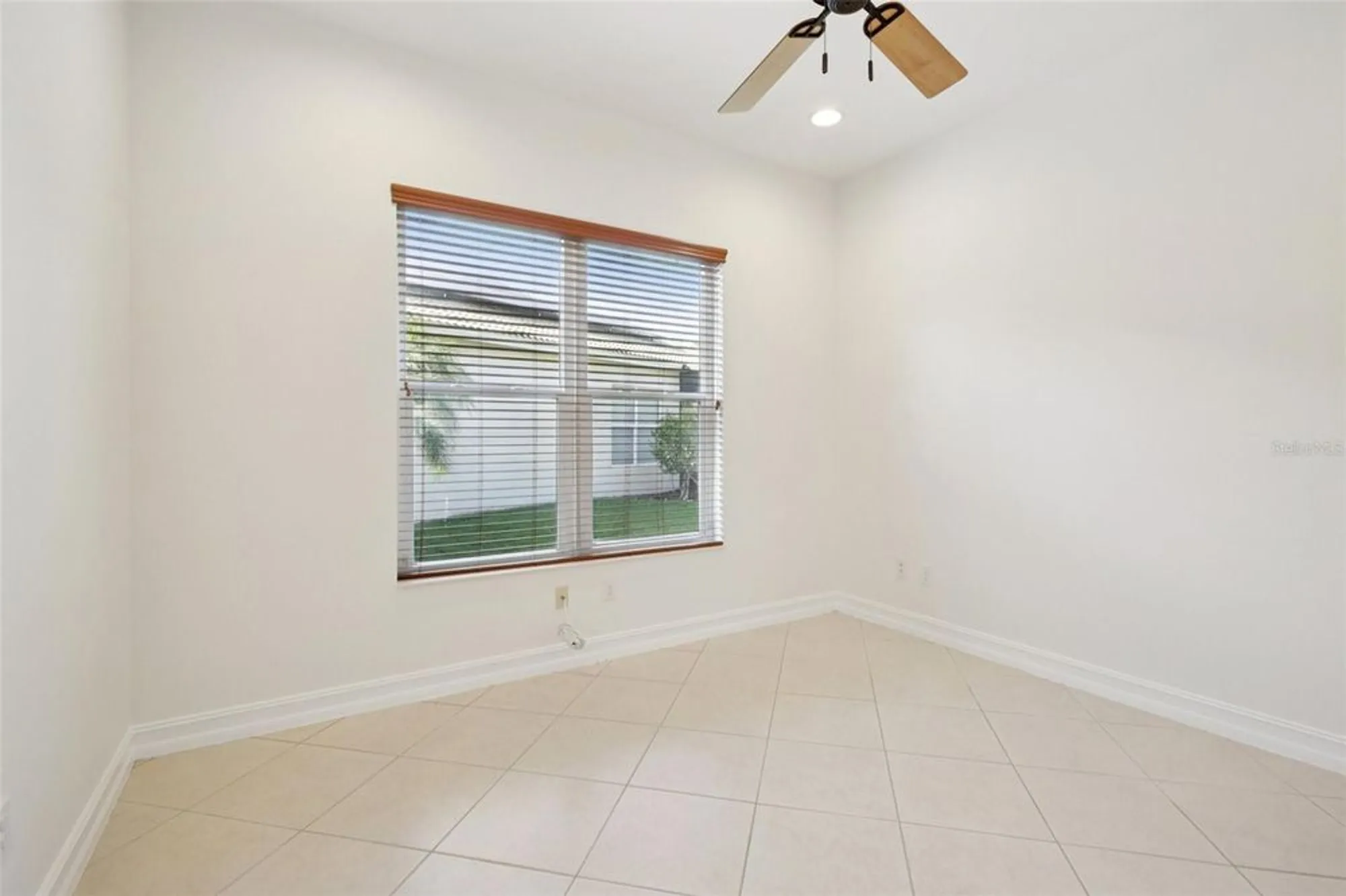 Property Slideshow image 29 of 53 | 5004 sandy brook cir, Wimauma, FL, 33598
