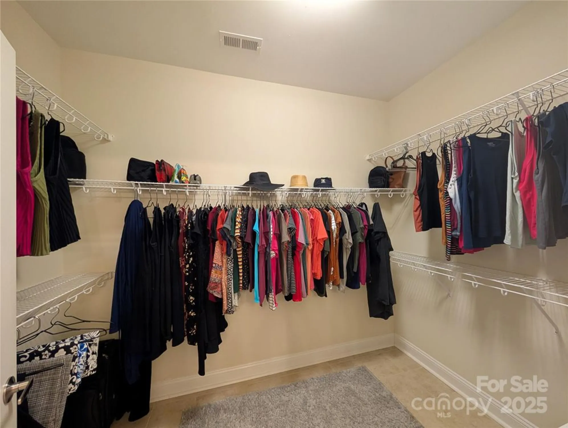 Property Slideshow image 14 of 22 | 2741 circa dr, Matthews, NC, 28105