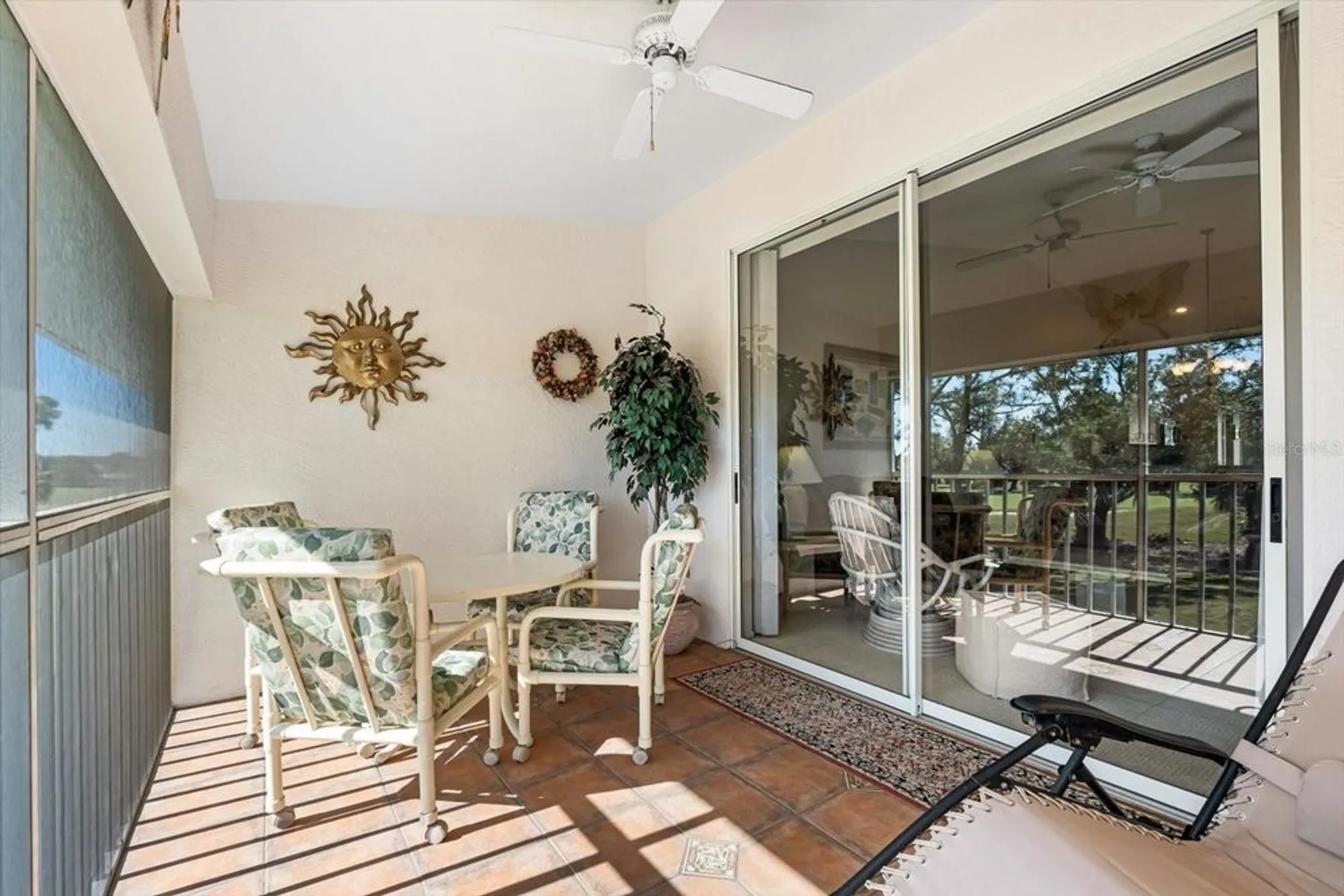 Property Slideshow image 12 of 67 | 6908 drewrys blf apt 711, Bradenton, FL, 34203