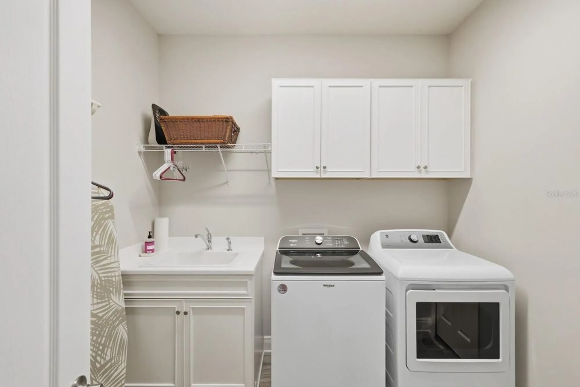 Property Slideshow image 20 of 59 | 2723 sapphire blue ln, Bradenton, FL, 34211