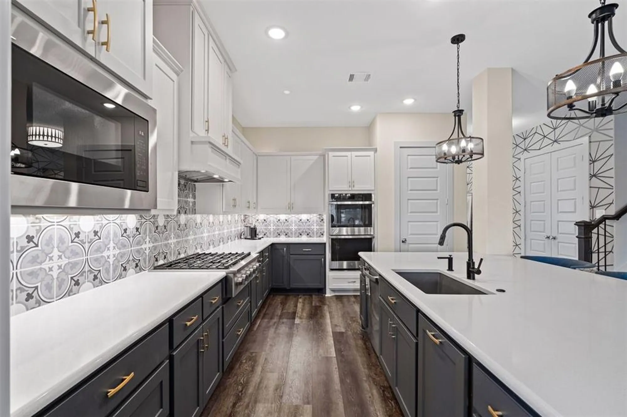 Property Slideshow image 7 of 27 | 4801 park view pl, Arlington, TX, 76005