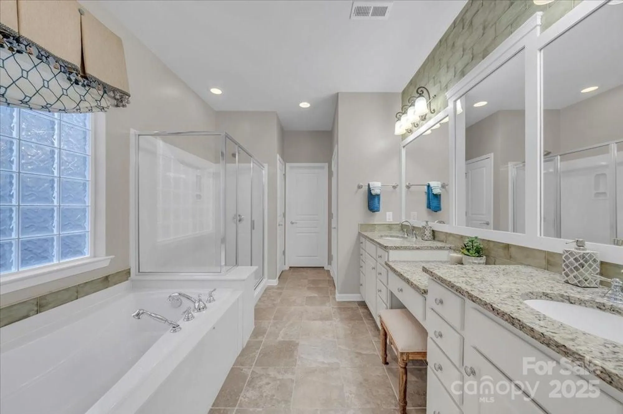 Property Slideshow image 25 of 45 | 51225 daffodil ct, Fort Mill, SC, 29707