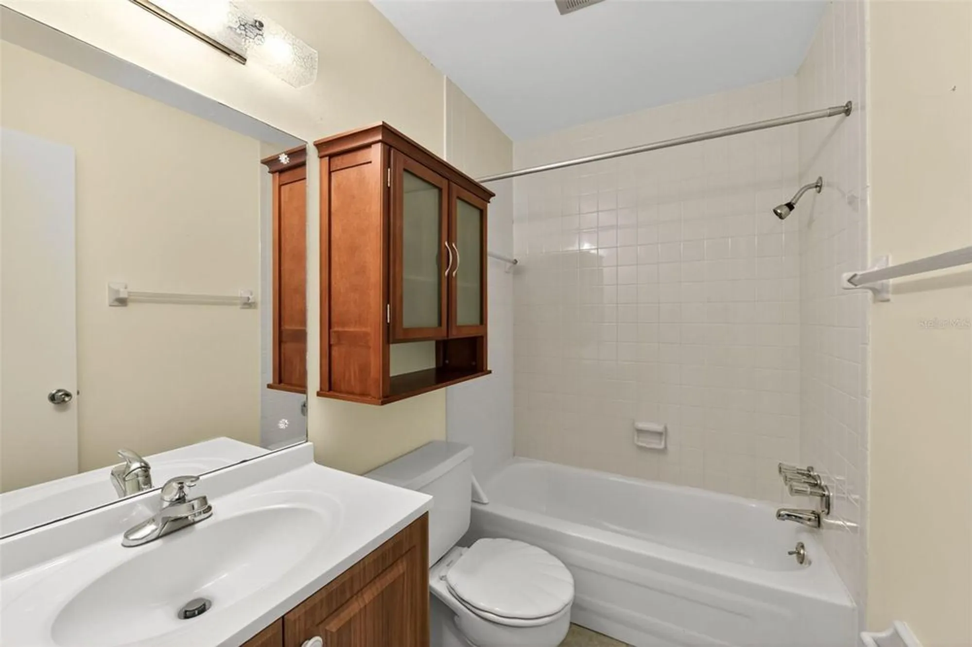 Property Slideshow image 14 of 27 | 2560 golf course dr 507, Sarasota, FL, 34234