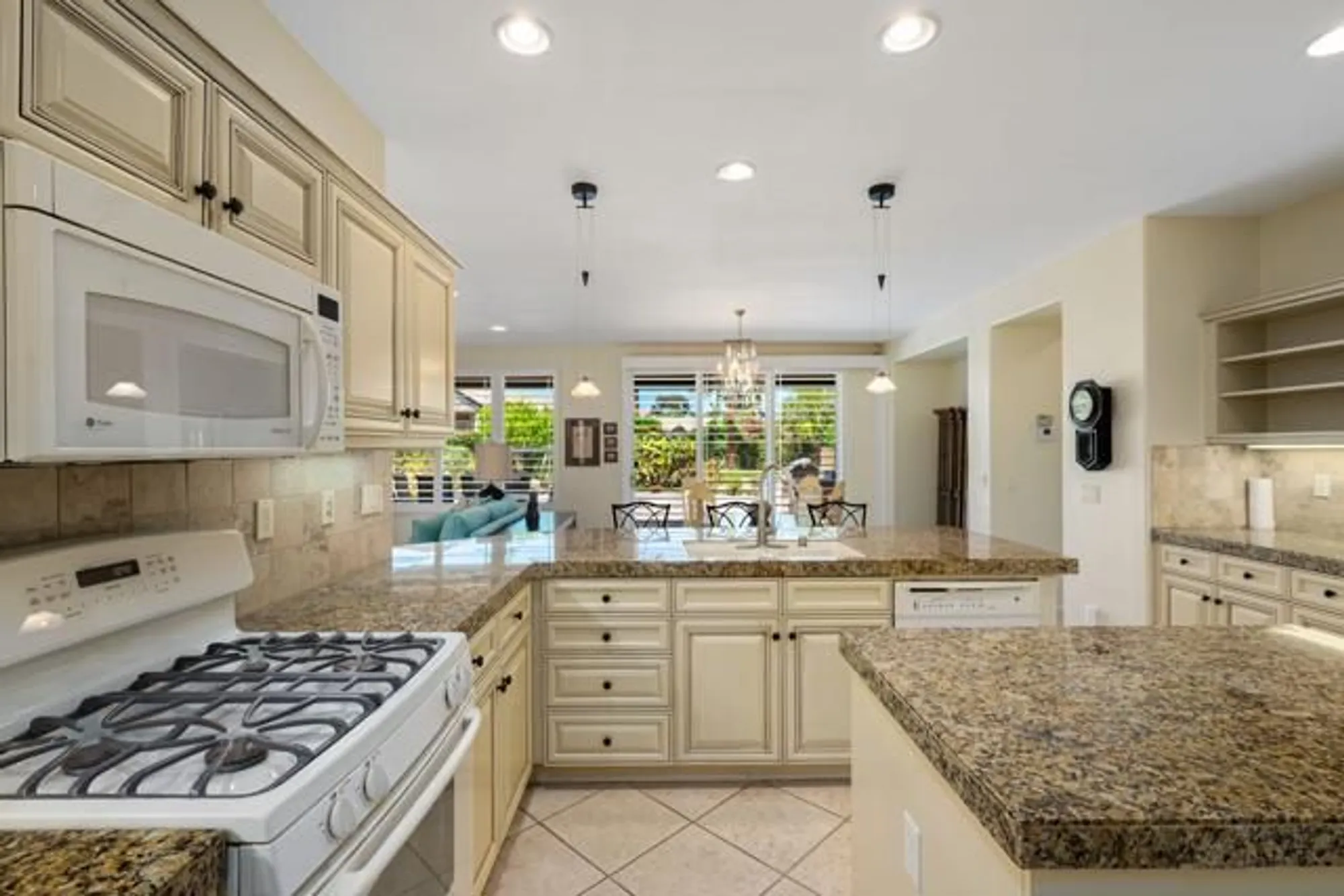 Property Slideshow image 19 of 85 | 81650 prism dr, La Quinta, CA, 92253