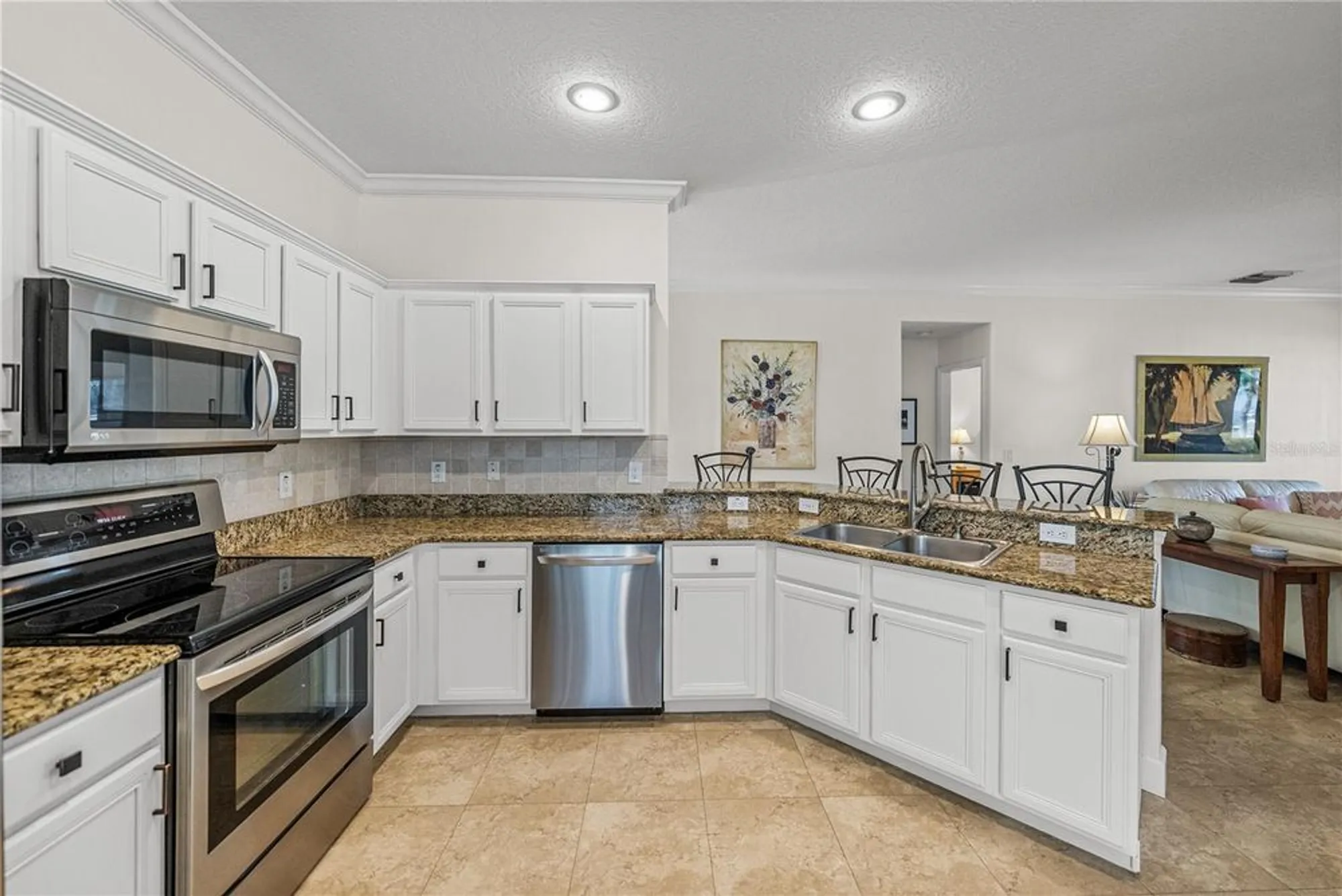 Property Slideshow image 22 of 71 | 13247 palmilla cir, Dade City, FL, 33525
