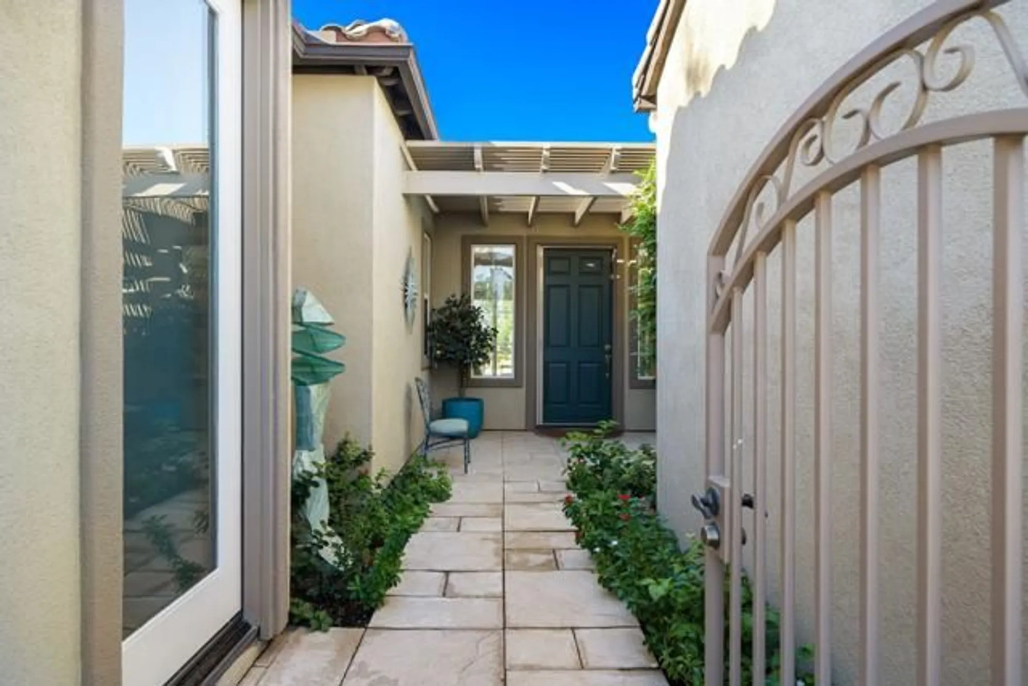Property Slideshow image 9 of 48 | 81943 prism dr, La Quinta, CA, 92253