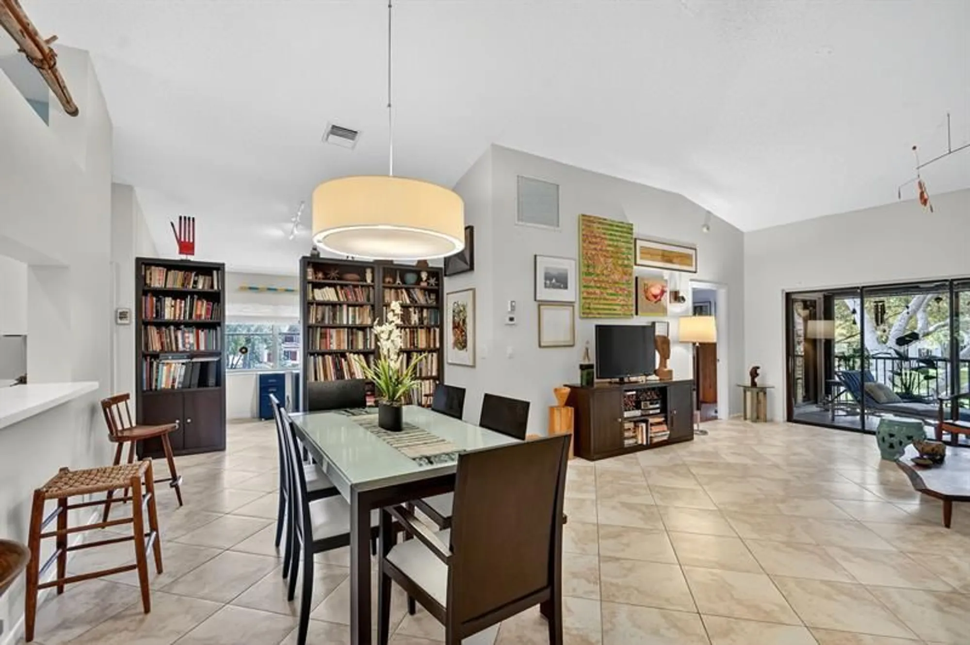 Property Slideshow image 11 of 31 | 9633 sills dr 201, Boynton Beach, FL, 33437
