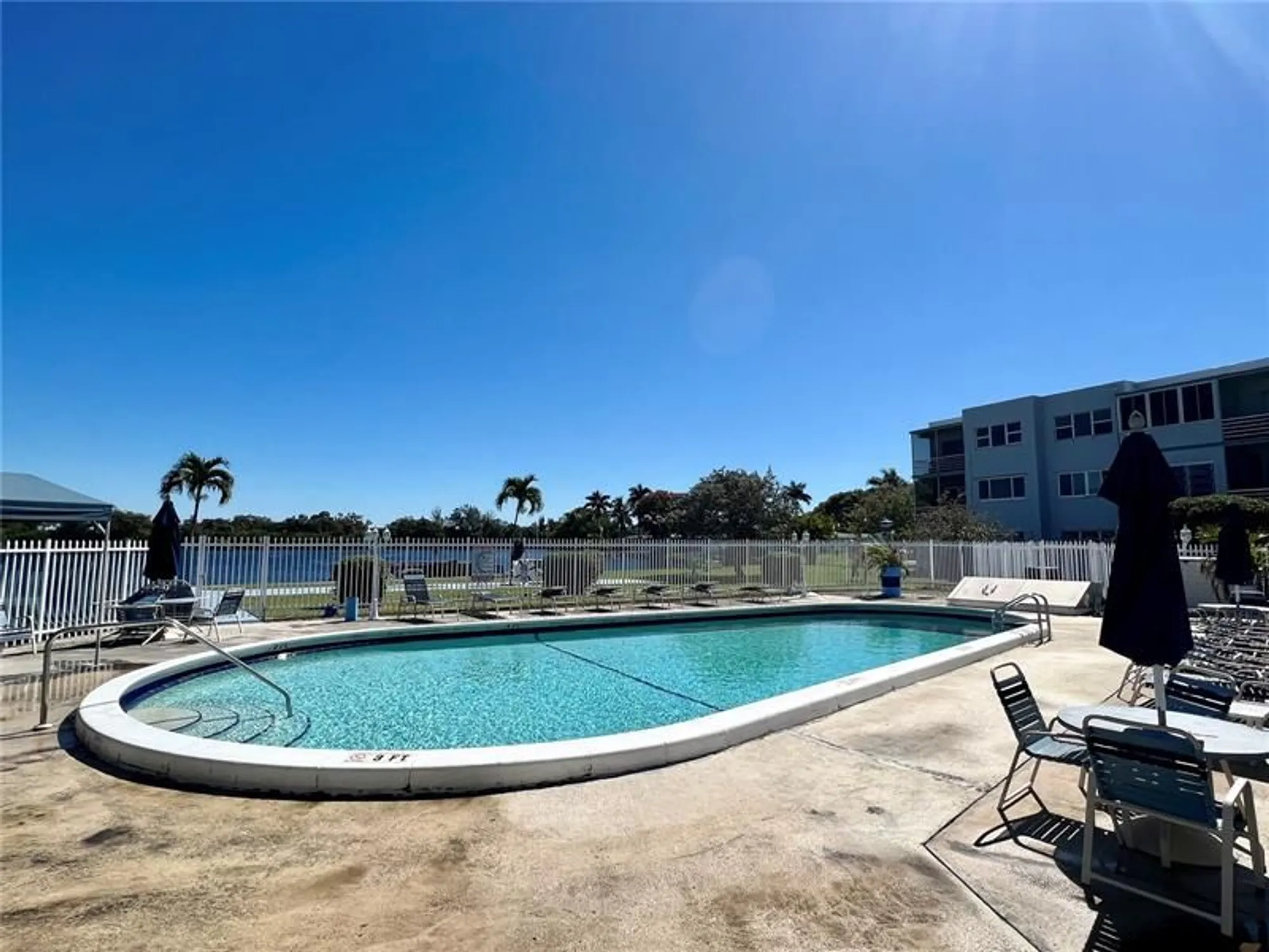 Property Slideshow image 18 of 49 | 2300 park ln 311, Hollywood, FL, 33021
