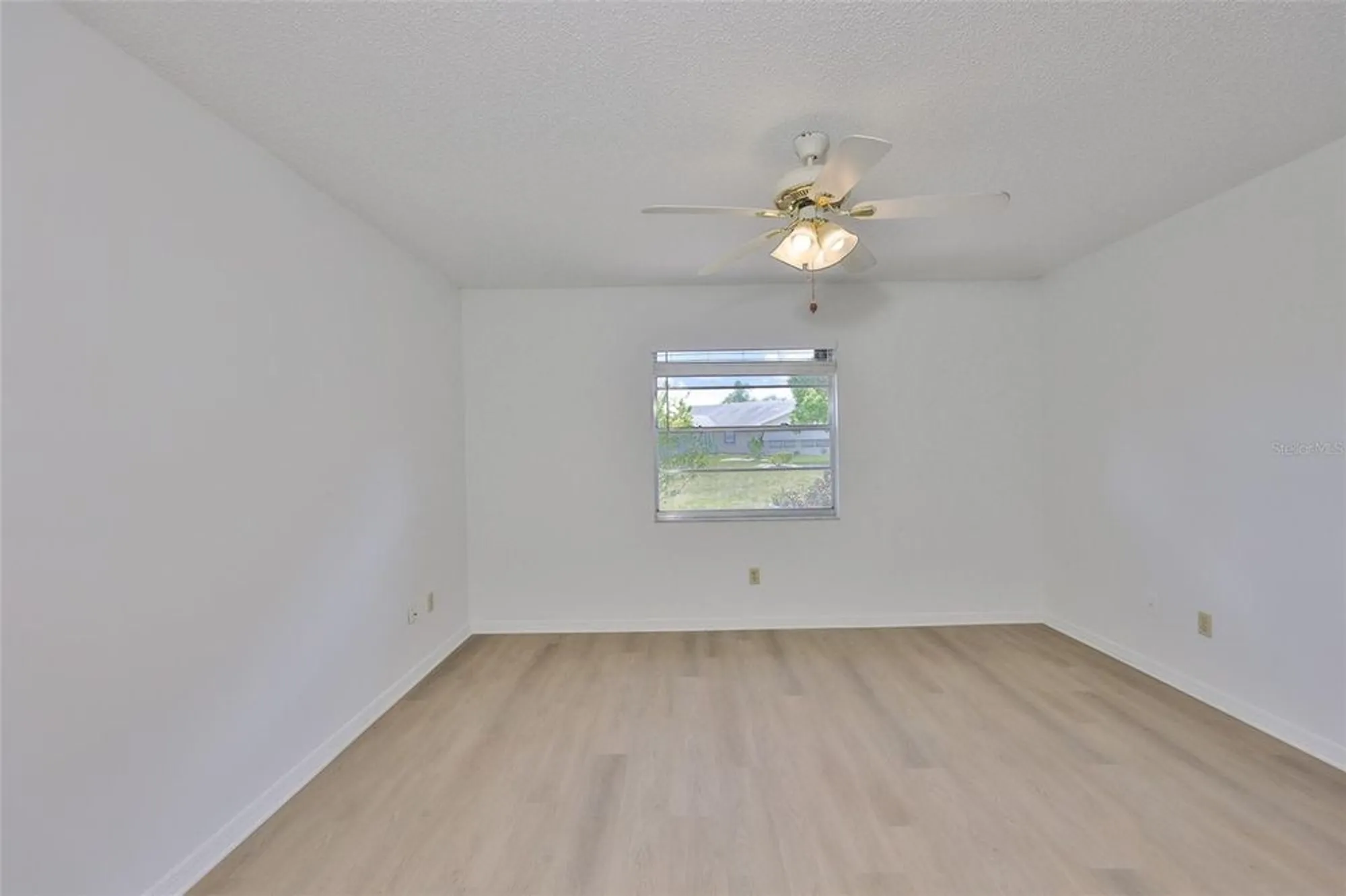 Property Slideshow image 29 of 47 | 1219 wild feather ln, Sun City Center, FL, 33573