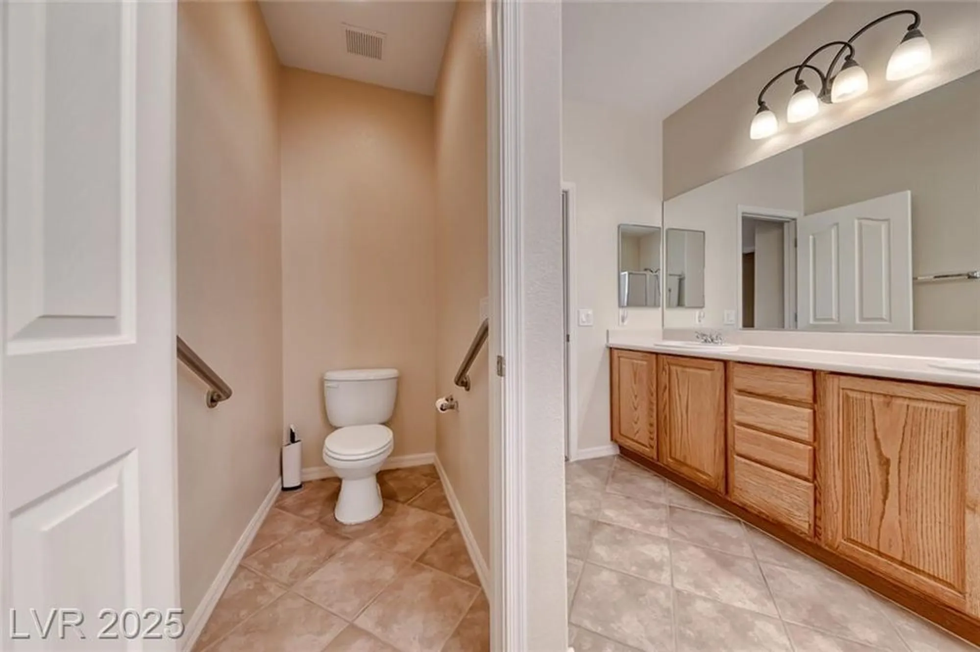 Property Slideshow image 29 of 56 | 2218 sandstone cliffs dr, Henderson, NV, 89044