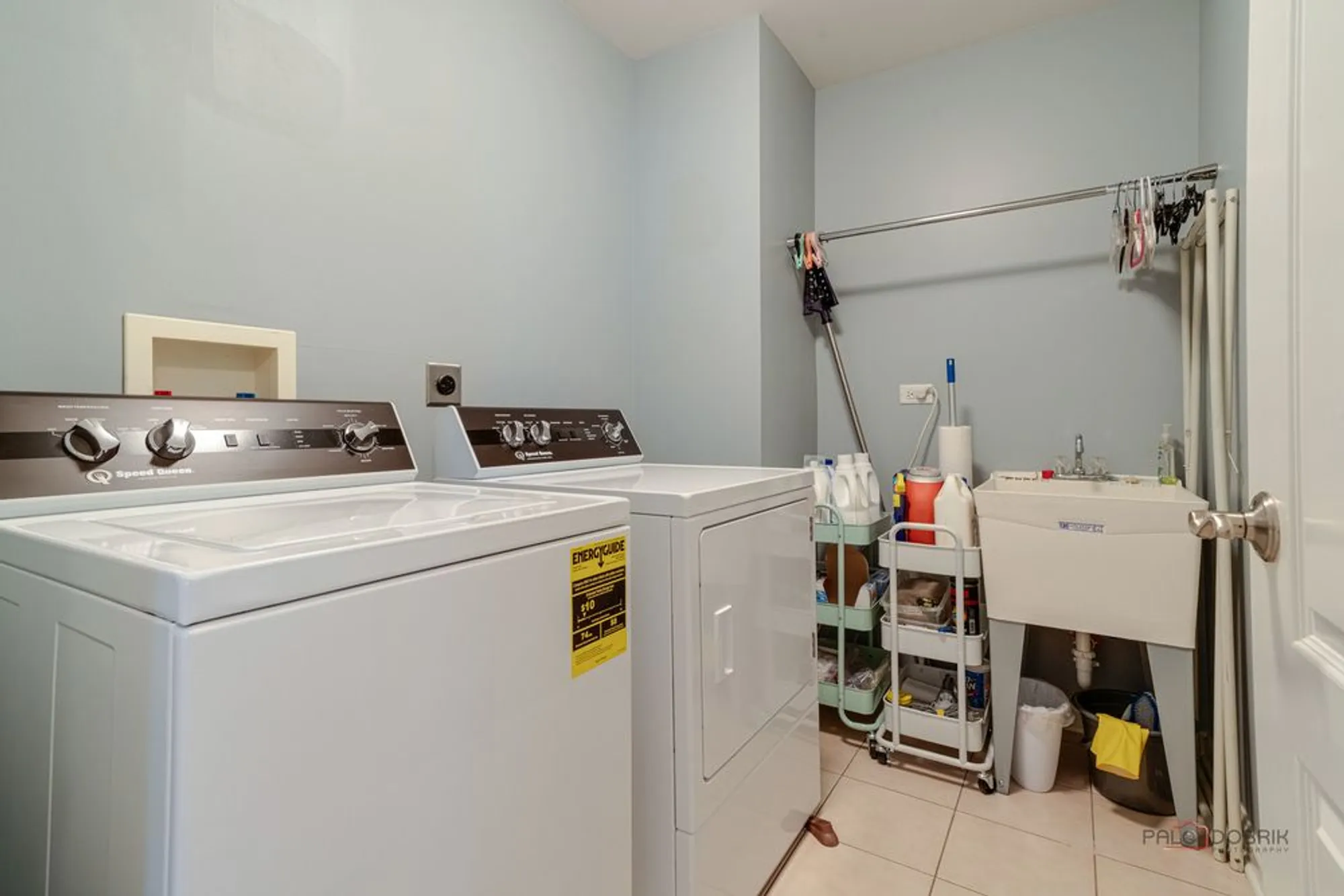 Property Slideshow image 22 of 36 | 1834 torrey pkwy, Libertyville, IL, 60048