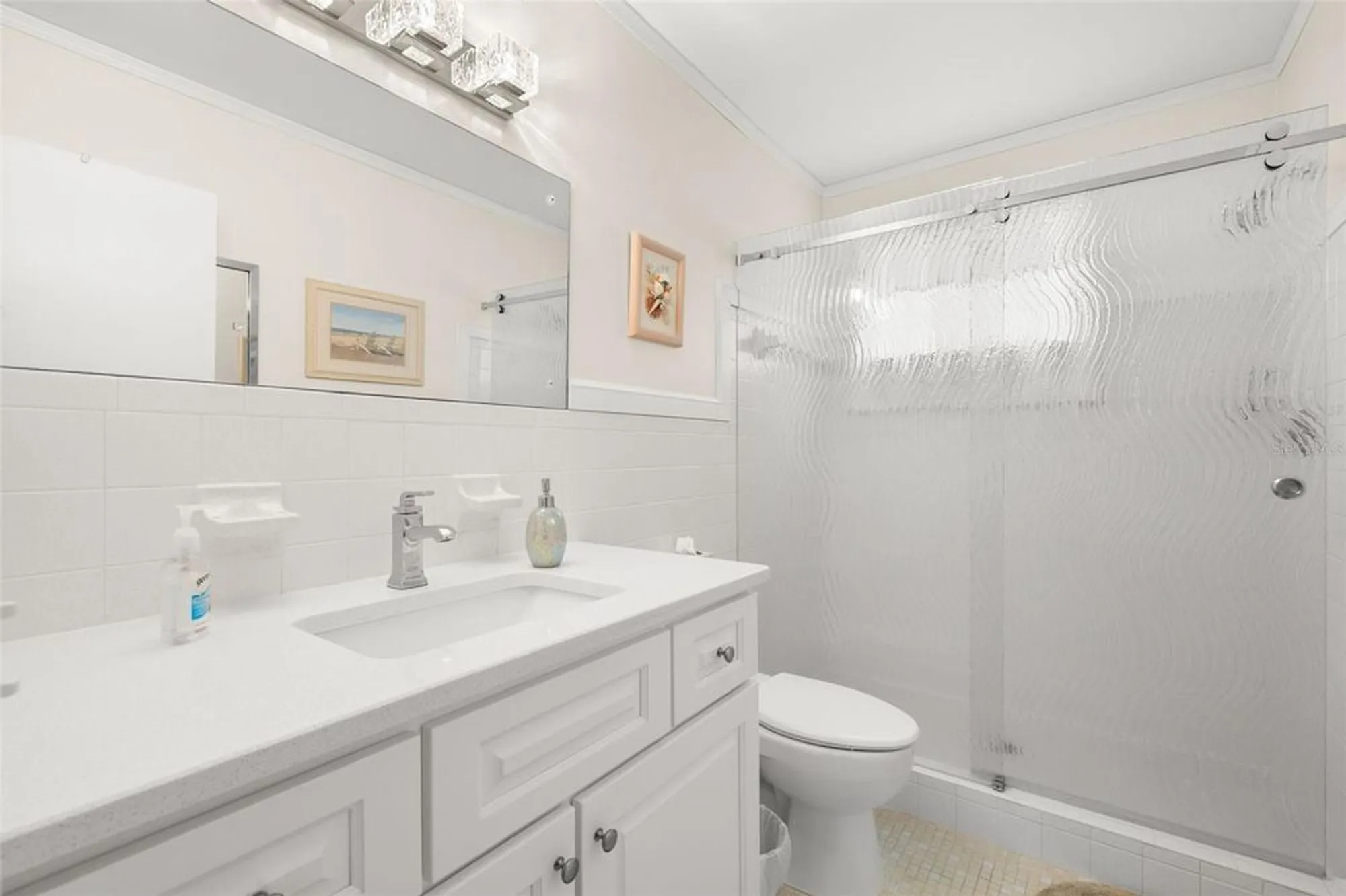Property Slideshow image 17 of 39 | 2379 finlandia ln apt 21, Clearwater, FL, 33763