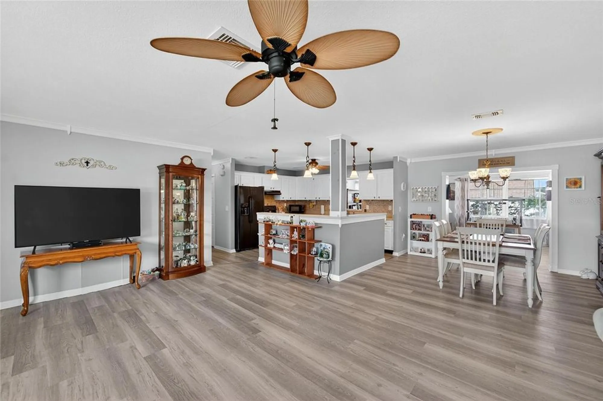 Property Slideshow image 6 of 63 | 645 fort duquesna dr, Sun City Center, FL, 33573