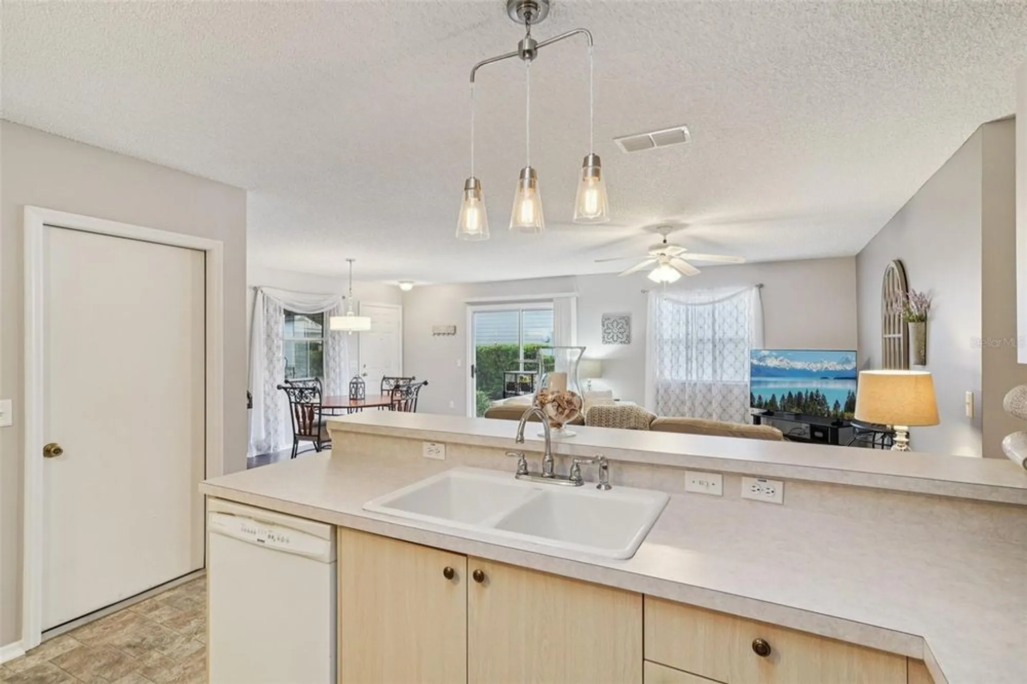 Property Slideshow image 14 of 32 | 1649 campos dr, The Villages, FL, 32162