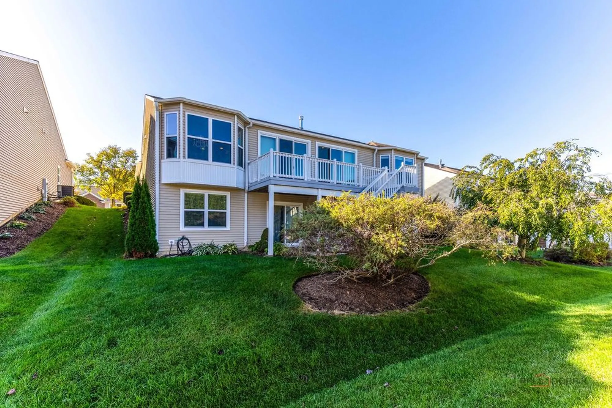 Property Slideshow image 35 of 39 | 3768 canton cir, Mundelein, IL, 60060
