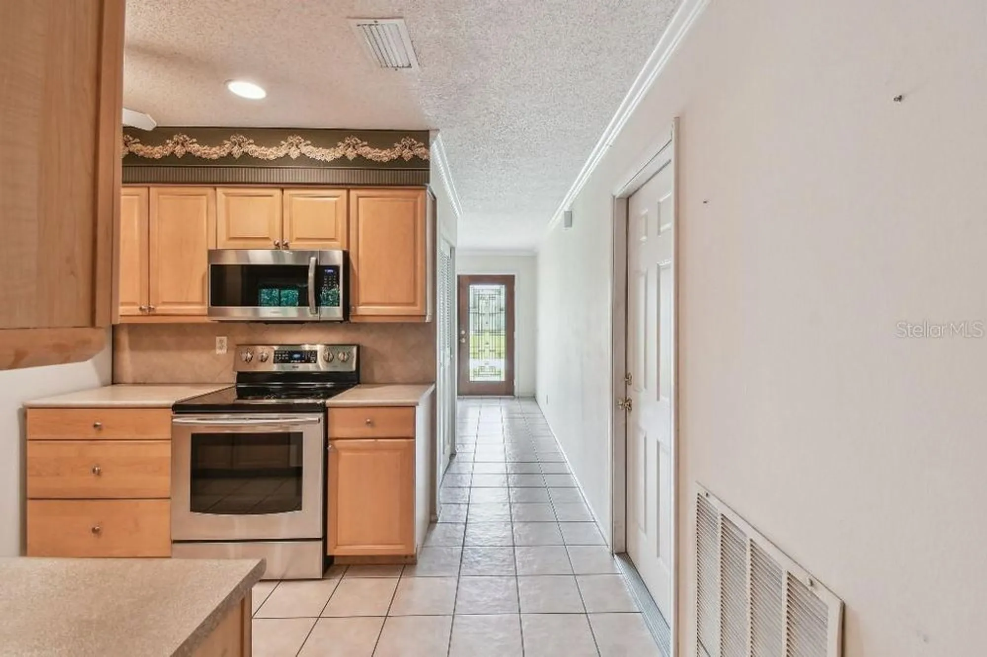 Property Slideshow image 18 of 60 | 916 mainsail way, Palm Harbor, FL, 34685