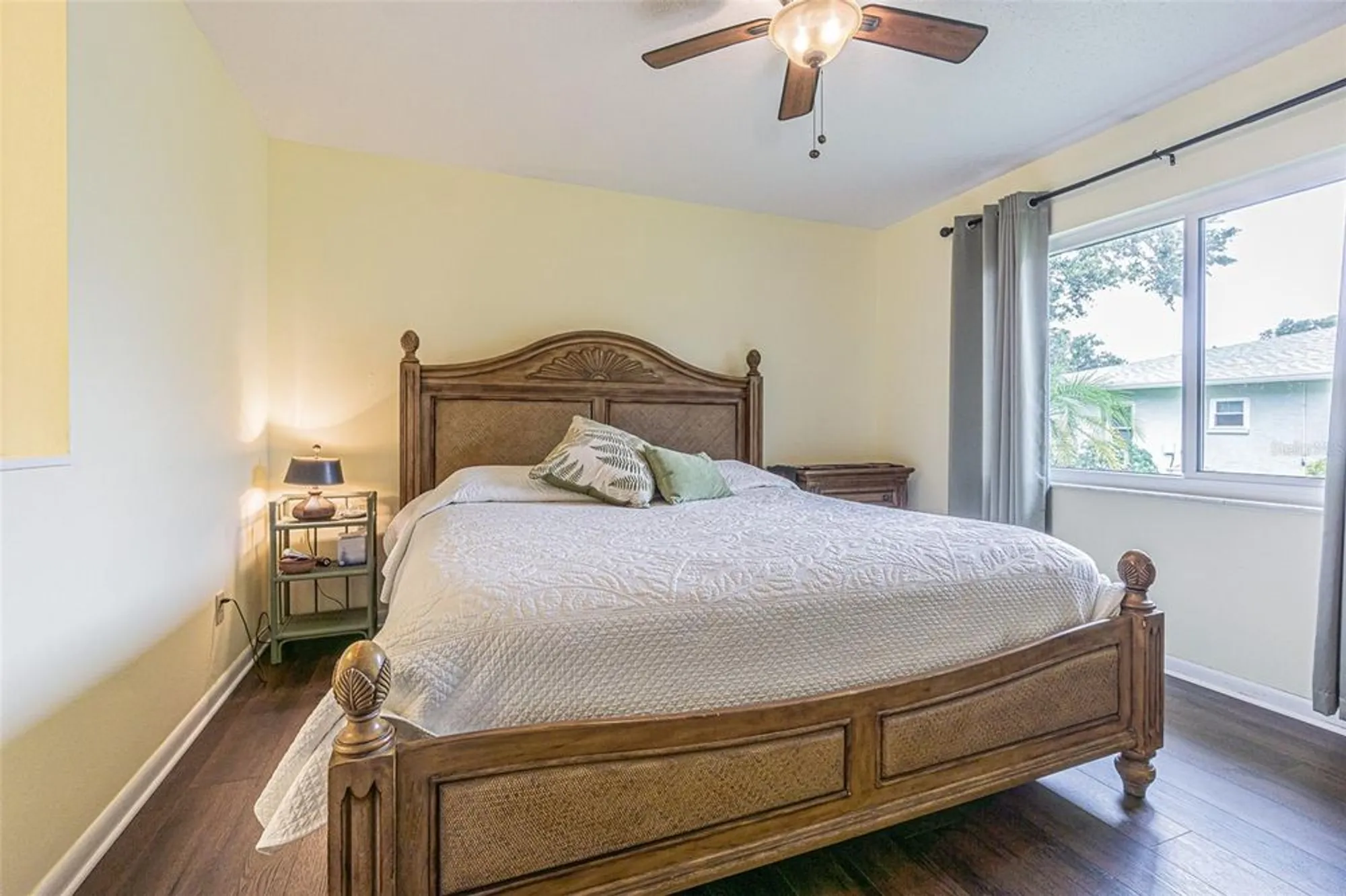 Property Slideshow image 14 of 32 | 1130 orange tree cir c, Palm Harbor, FL, 34684