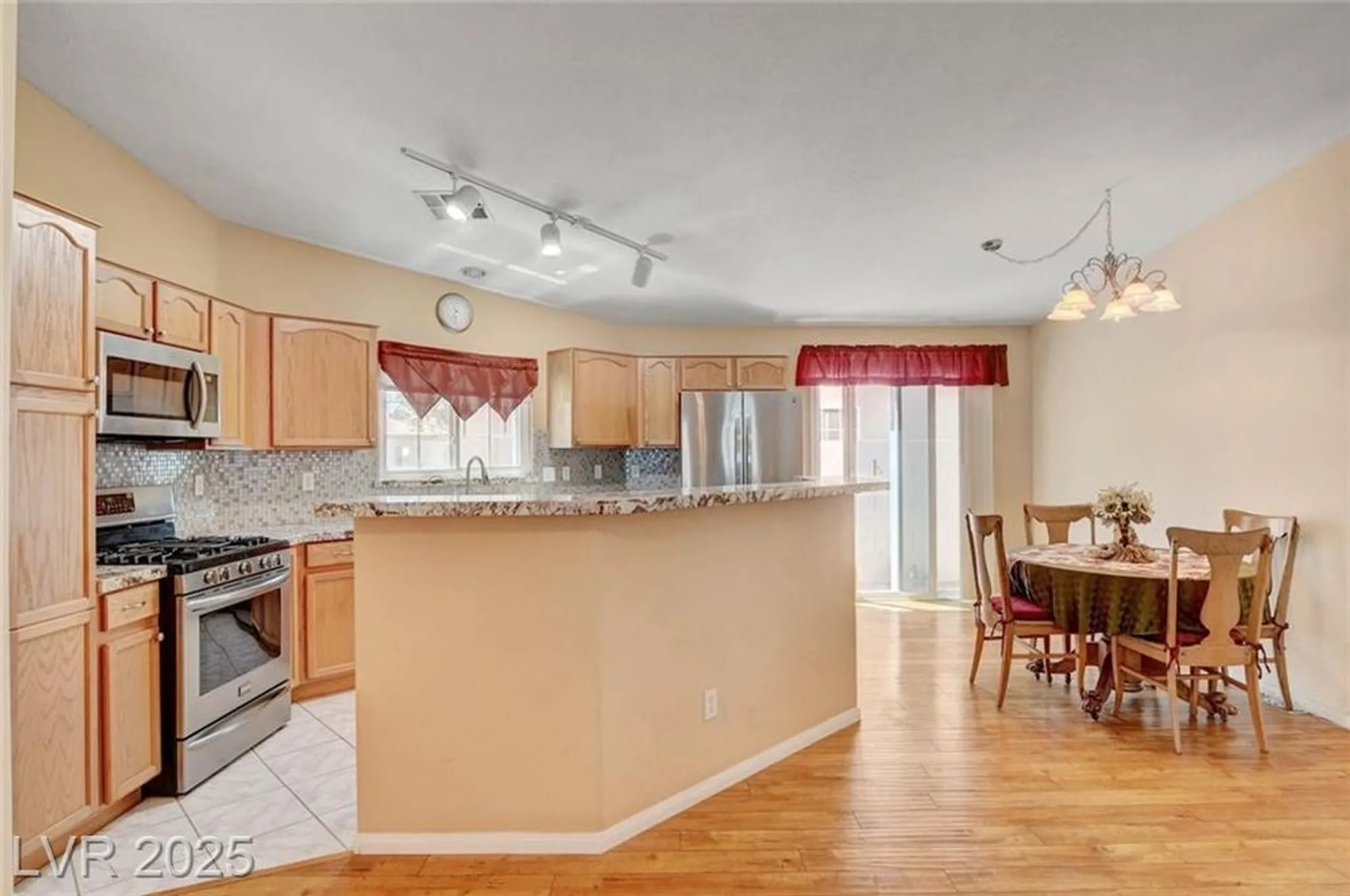 Property Slideshow image 16 of 56 | 5043 mascaro dr, Las Vegas, NV, 89122